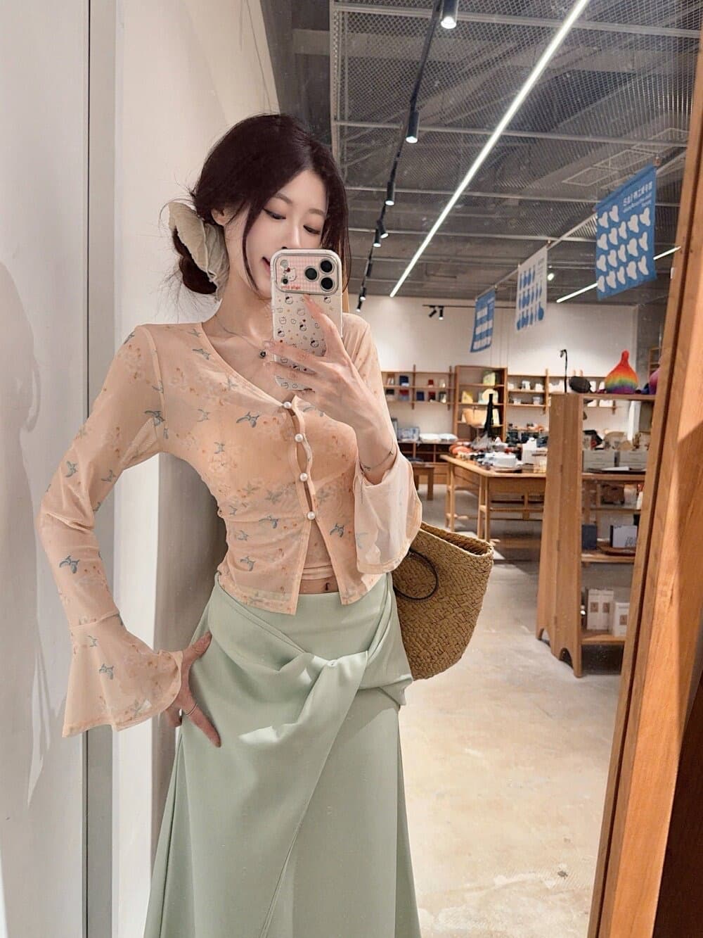 2026 봄 여름 새로운 몸매 가꾸기 슬림해 보이는 작은 대중 부드러운 바람 캐미솔 나팔 소매 맨위 오픈 가디건 두 세트 상세 이미지 1