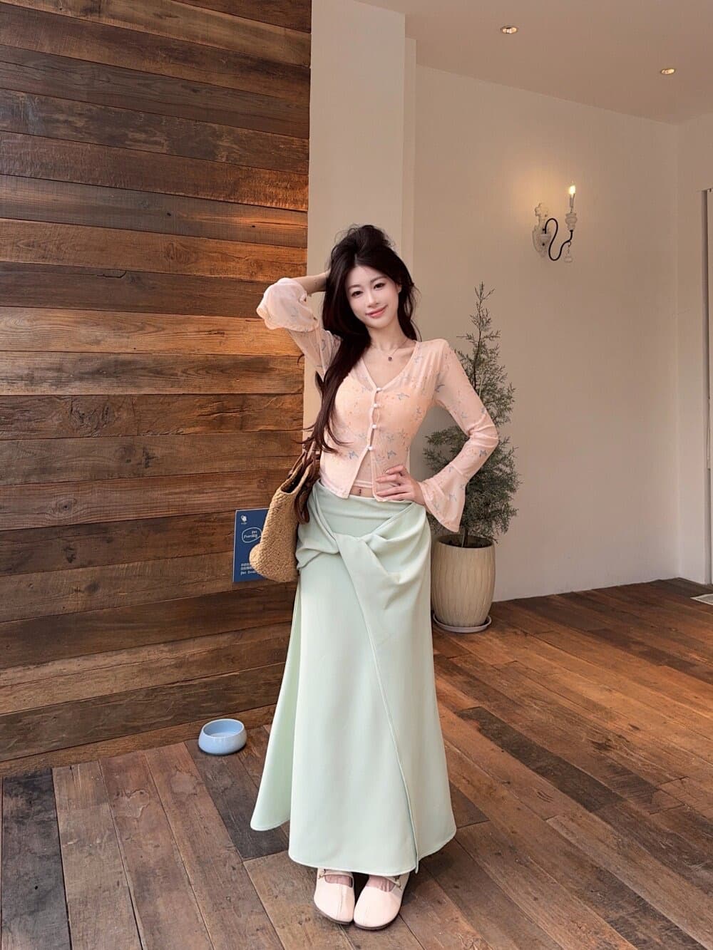 2026 봄 여름 새로운 몸매 가꾸기 슬림해 보이는 작은 대중 부드러운 바람 캐미솔 나팔 소매 맨위 오픈 가디건 두 세트 상세 이미지 9