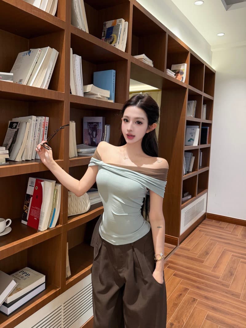 핫걸 배색 오프숄더 반팔 티셔츠 여성 여름 디자인 센스 허리 수축 슬림해 보이는 기본 셔츠 다용도 몸매 가꾸기 맨위 상세 이미지 11