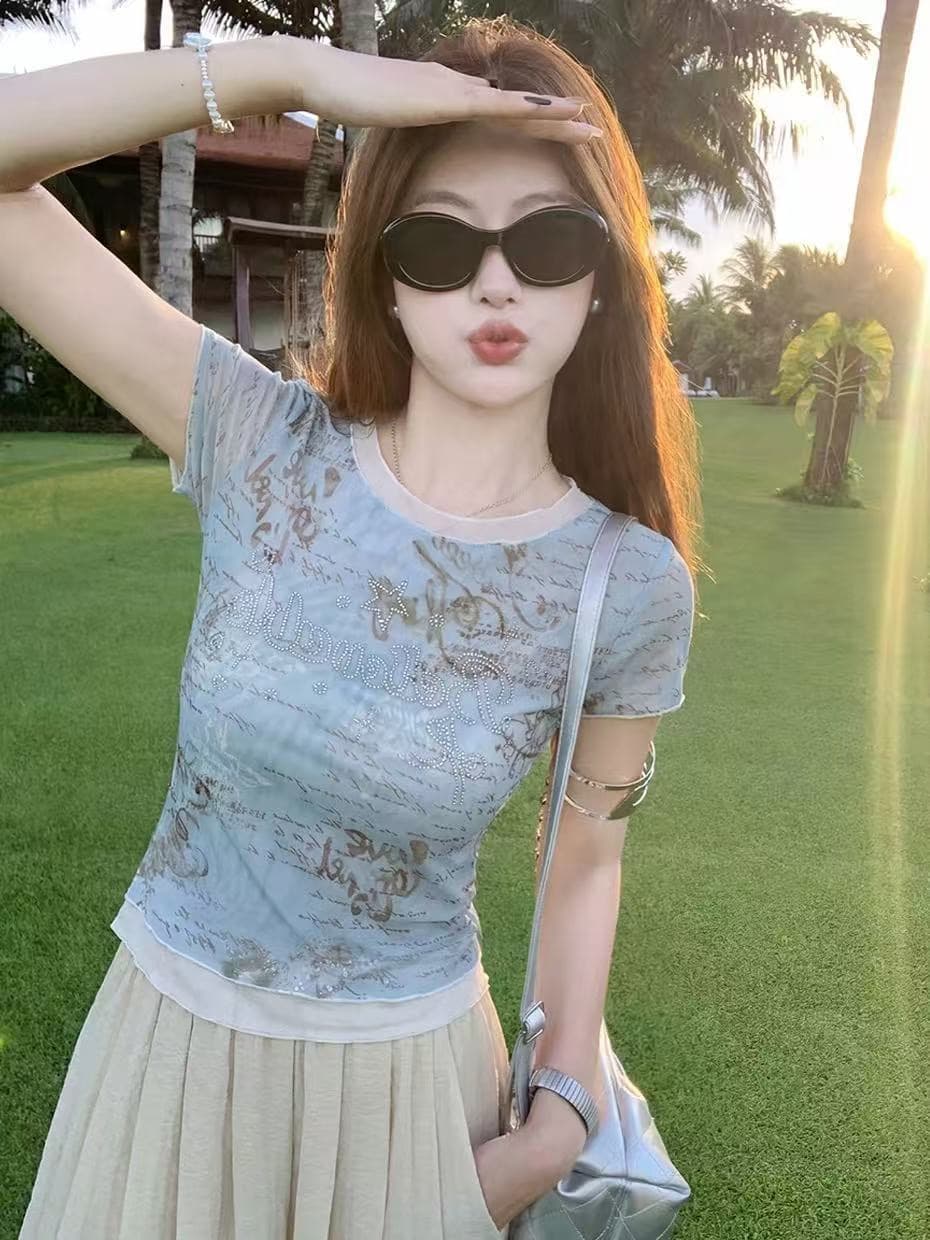 한 부서 파란색 페이크 레이어드 쇼트 스타일 긍정적 인 어깨 반팔 티셔츠 여성 여름 몸매 가꾸기 작은 키 디자인 센스 작은 대중 맨위