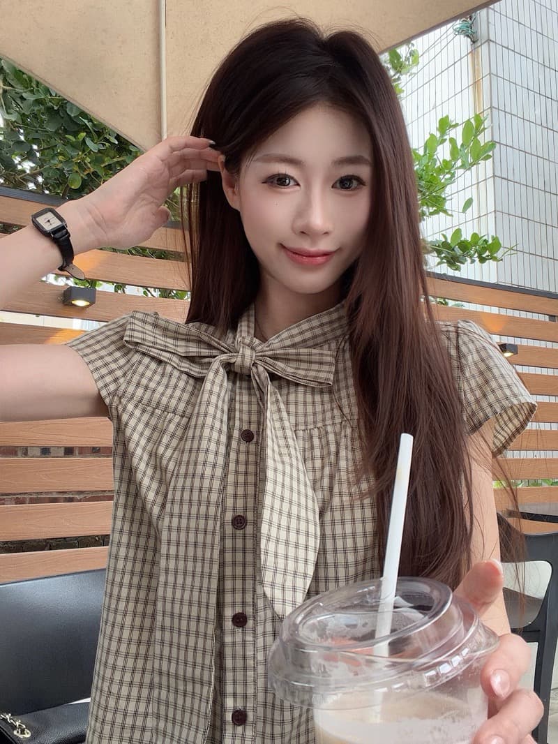 한국 스타일 품격 스탠드 칼라 레이스업 체크무늬 작은 날다 소매 셔츠 여성 의류 2026 여름 디자인 센스 작은 대중 Chic 맨위 상세 이미지 6