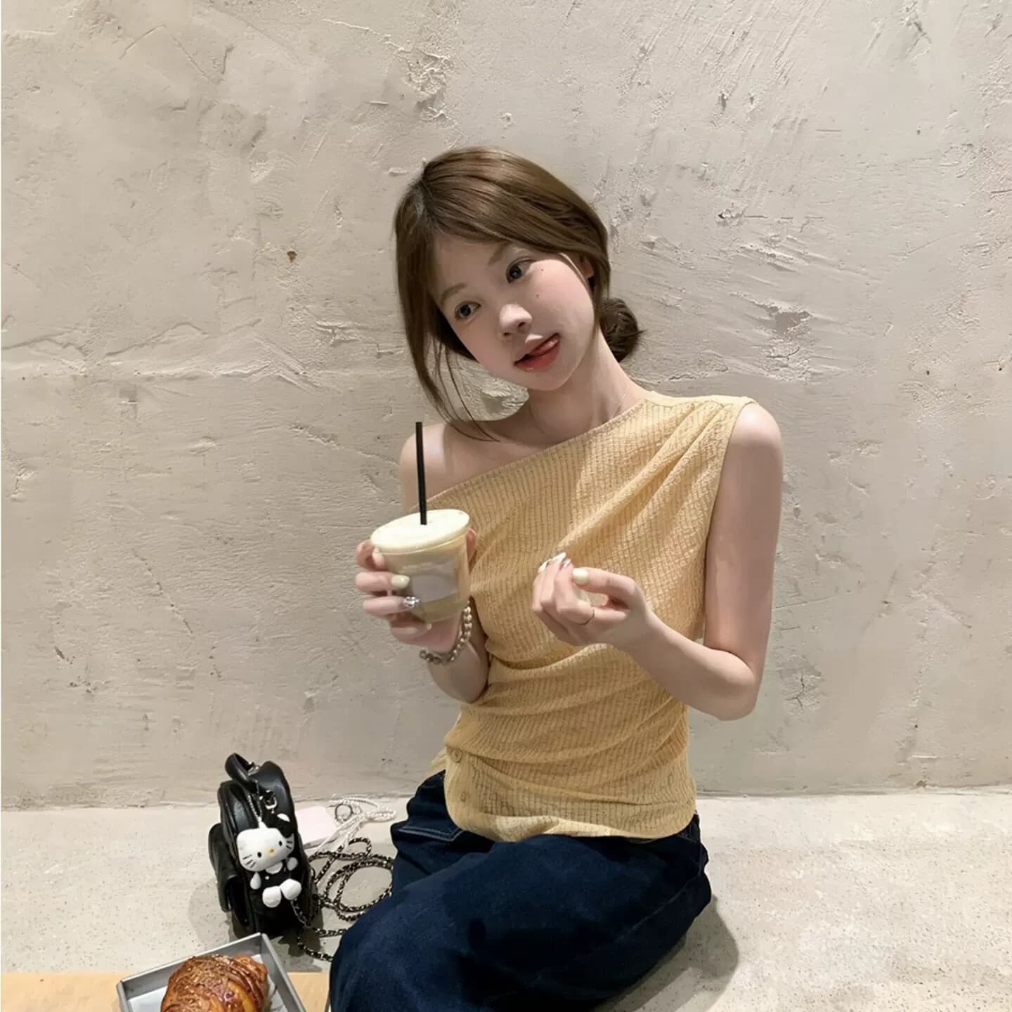 원본 원단 한 부서 불규칙 비스듬한 칼라 오프숄더 티셔츠 여성 여름 순수한 욕망 핫걸 허리 수축 아름다운 주름 맨위 상세 이미지 3