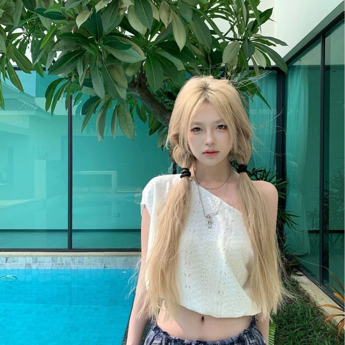 광저우 원본 천 달콤함 미니멀리즘 바람 비스듬한 어깨 의류 여성 여름 새로운 품격 몸매 가꾸기 슬림해 보이는 다용도 맨위 상세 이미지 4