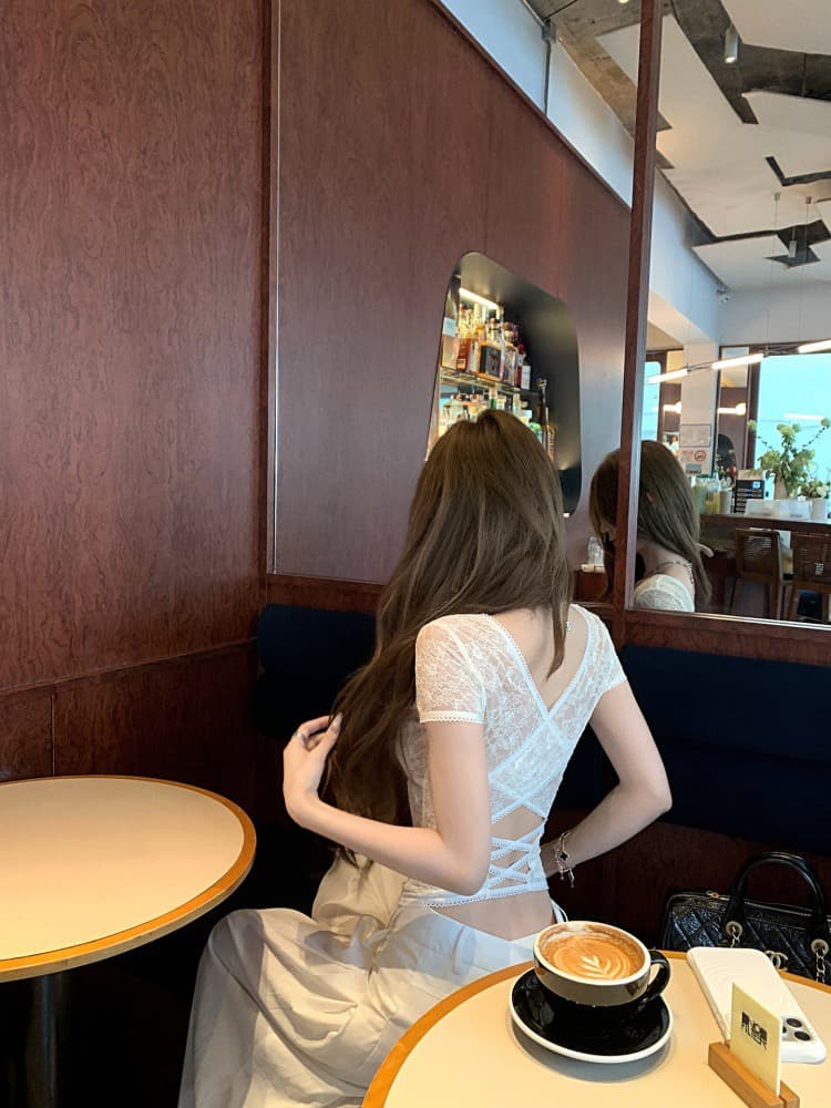 tongiiuu 법 새싹 bunny 나비 매듭 V넥 레이스 반팔 티셔츠 여성 마이크로 ~을 통해 몸매 가꾸기 슬림해 보이는 맨위 여름 상세 이미지 3