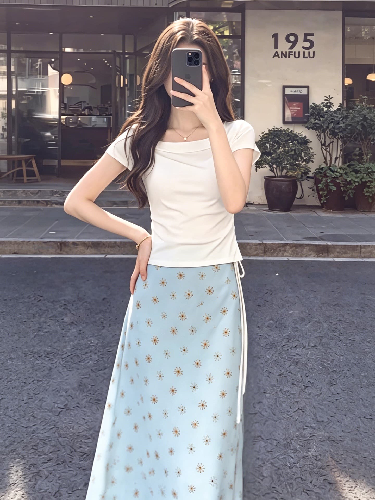 한 부서 디자인 센스 한 마디 인어 꼬리 여성 드레스 여름 새로운 비스듬한 어깨 불규칙 티셔츠 꽃무늬 반신 치마 세트 상세 이미지 3