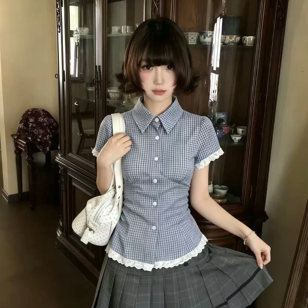 순수한 욕망 학원 스타일 블루 화이트 체크무늬 허리 수축 여성 셔츠 레이스 측면 거품 소매 꼬집기 허리 슬림해 보이는 반팔 맨위 상세 이미지 3