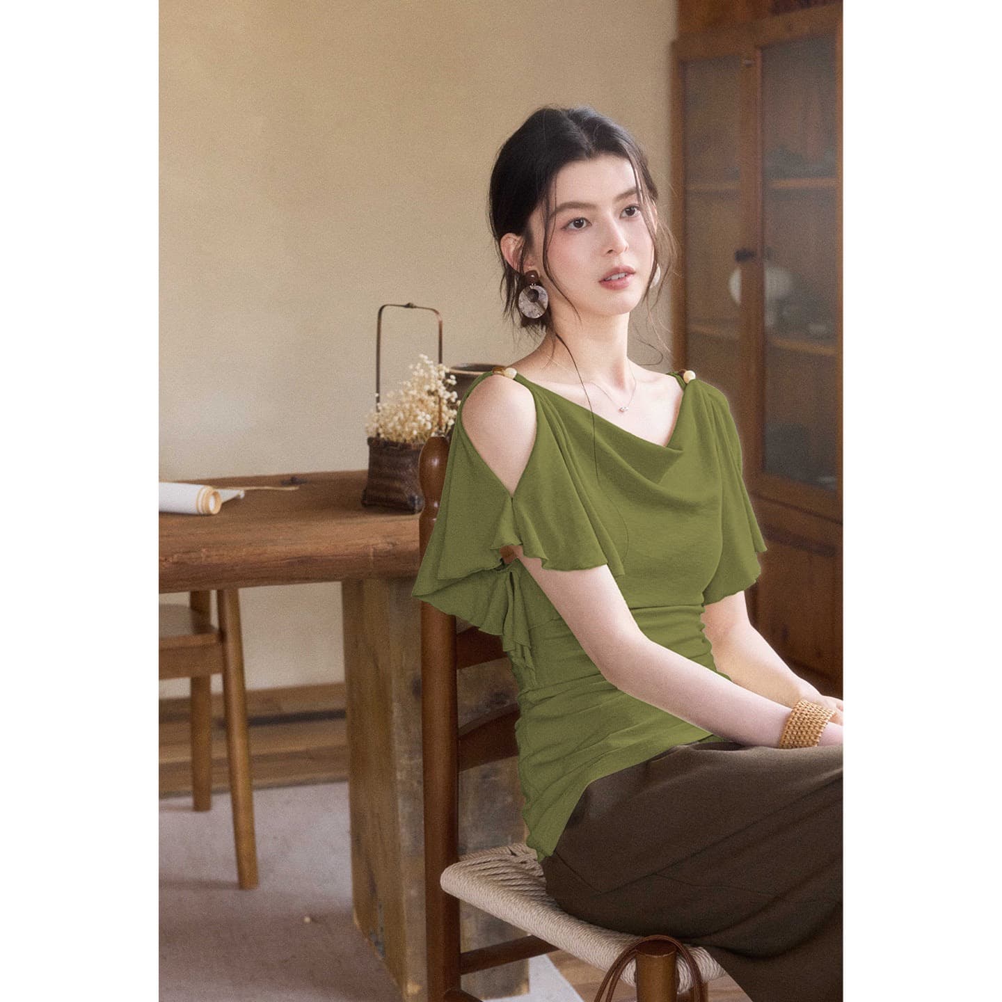 프랑스식 흔들다 칼라 프릴 오프숄더 티셔츠 여성 여름 디자인 센스 둘 착용 반팔 작은 셔츠 허리 수축 불규칙 맨위 이미지 4