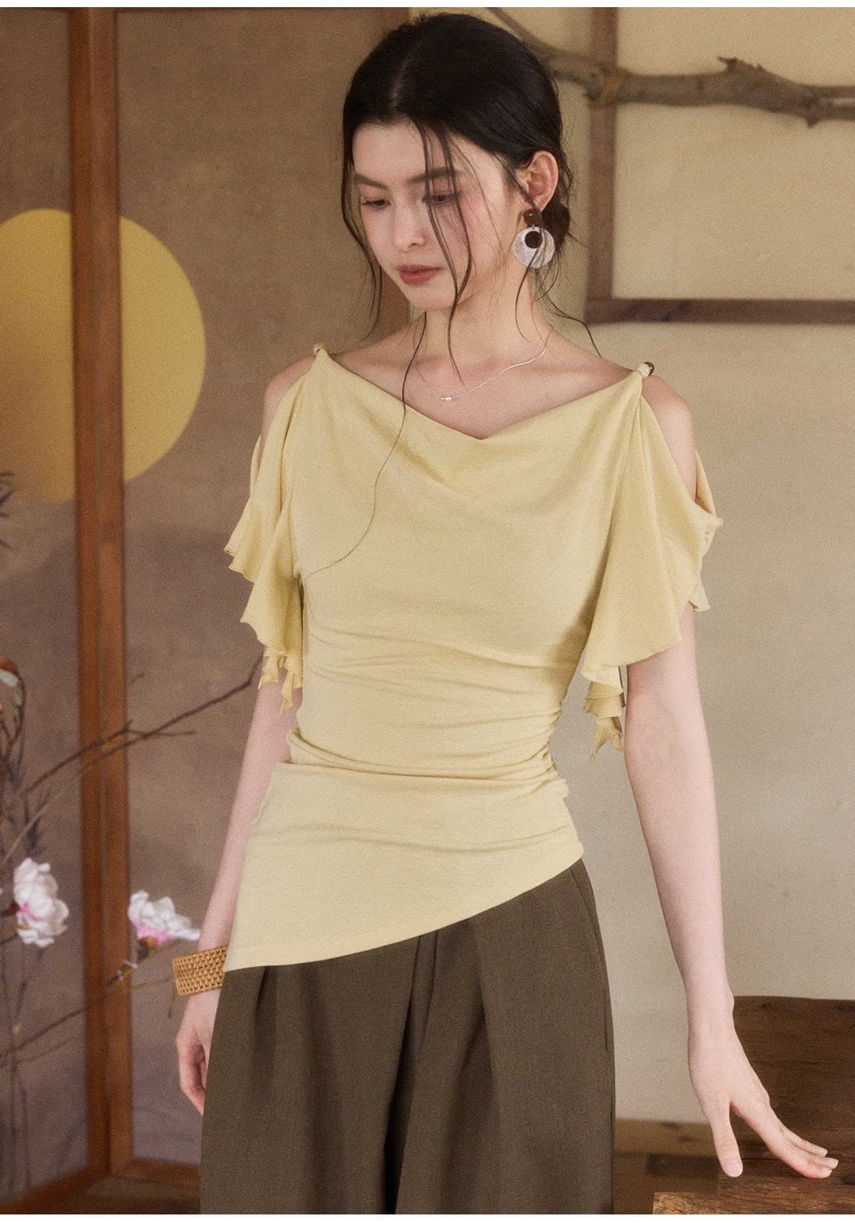 프랑스식 흔들다 칼라 프릴 오프숄더 티셔츠 여성 여름 디자인 센스 둘 착용 반팔 작은 셔츠 허리 수축 불규칙 맨위 상세 이미지 4