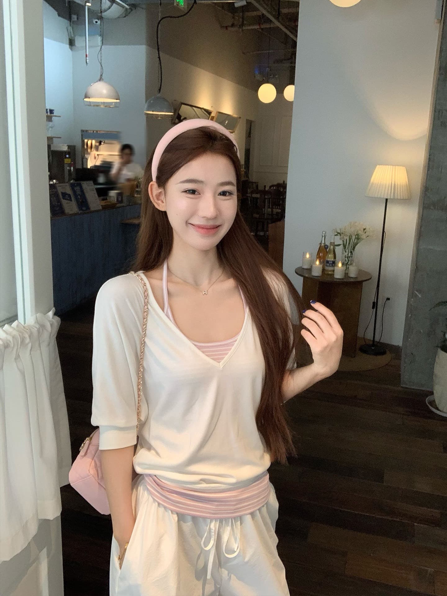 한 부서 느긋한 바람 투피스 세트 V넥 중간 소매 티셔츠 여성 여름 새로운 캐주얼 다용도 슬림해 보이는 자외선 차단 블라우스 맨위 이미지 4