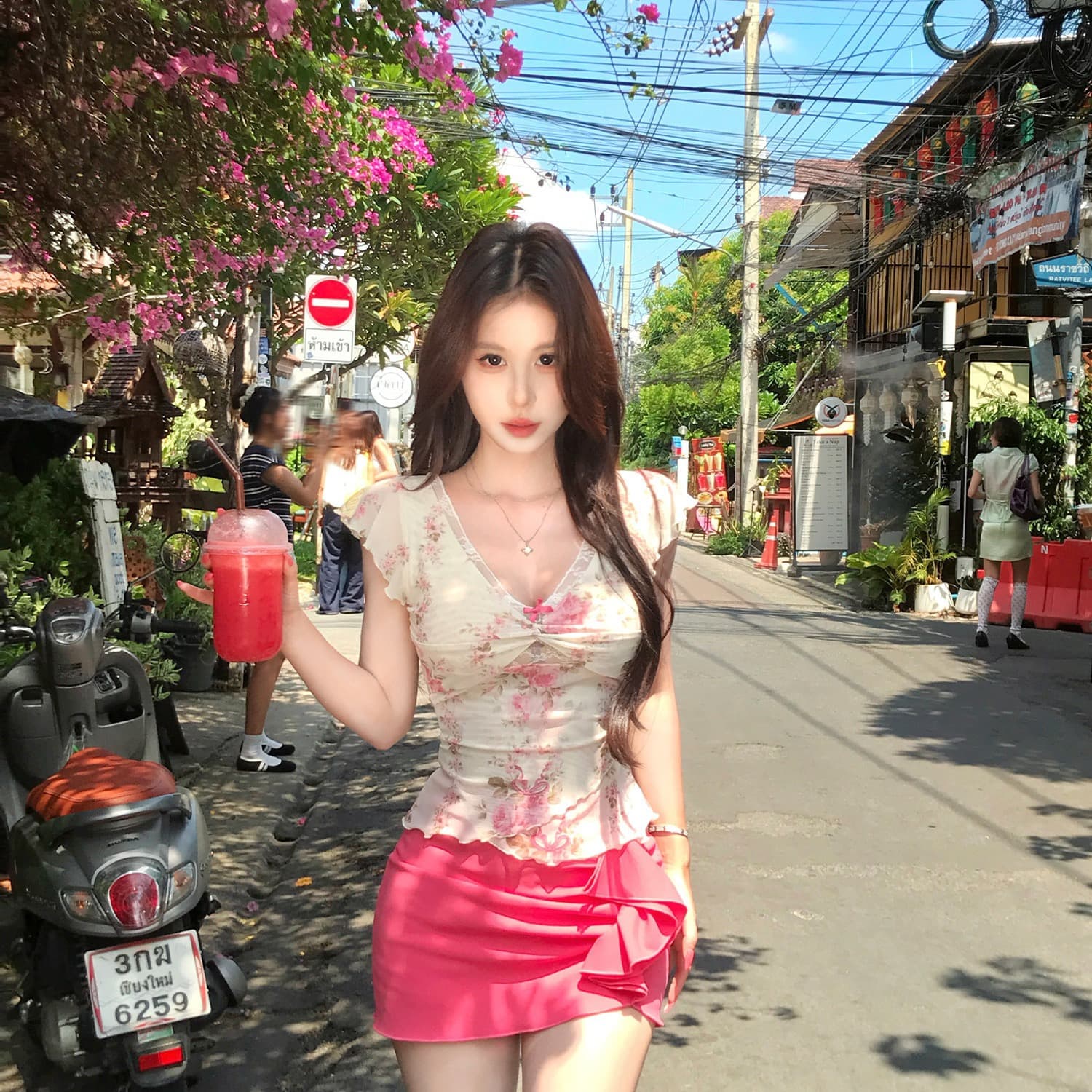 달콤한 매운맛 섹시함 꽃무늬 레이스 V넥 맨위 여성 여름 새로운 착용 가져 가라. 달콤함 순수한 욕망 반팔 미니 스커트 투피스 세트 이미지 3