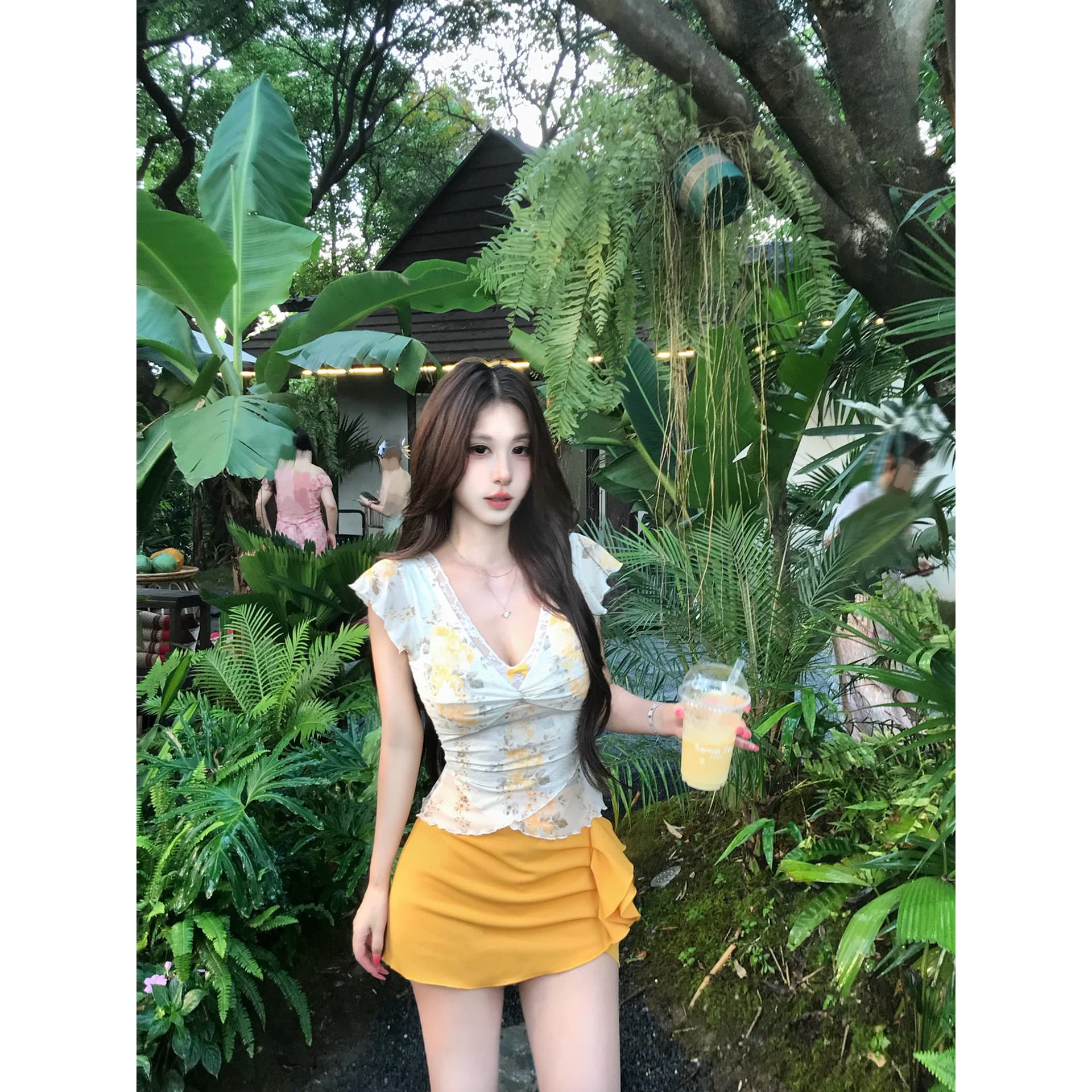 달콤한 매운맛 섹시함 꽃무늬 레이스 V넥 맨위 여성 여름 새로운 착용 가져 가라. 달콤함 순수한 욕망 반팔 미니 스커트 투피스 세트 상세 이미지 2