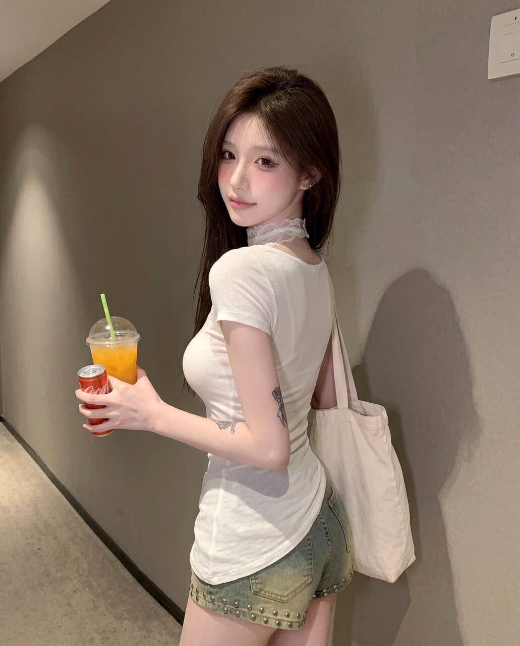 행침 목 레이스 디자인 센스 화이트 반팔 티셔츠 여성 불규칙 핫걸 바람 슬림해 보이는 다용도 레이스업 몸매 가꾸기 맨위 상세 이미지 7