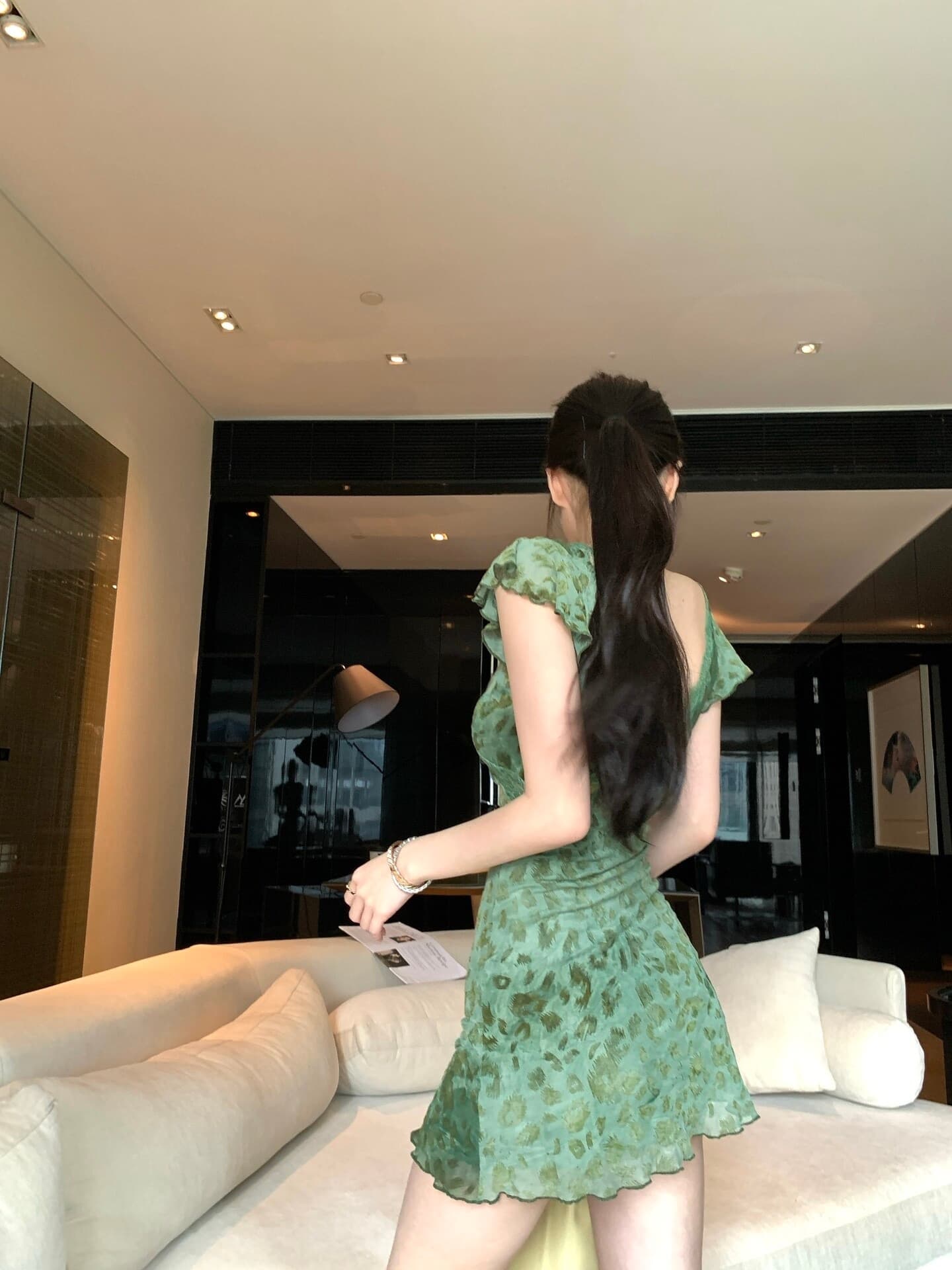 원본 원단 레이스 조각 작은 날다 소매 비스듬한 자르다 레오파드 무늬 치마 여성 깊은 v 섹시함 몸매 가꾸기 허리 수축 녹색 드레스 이미지 2