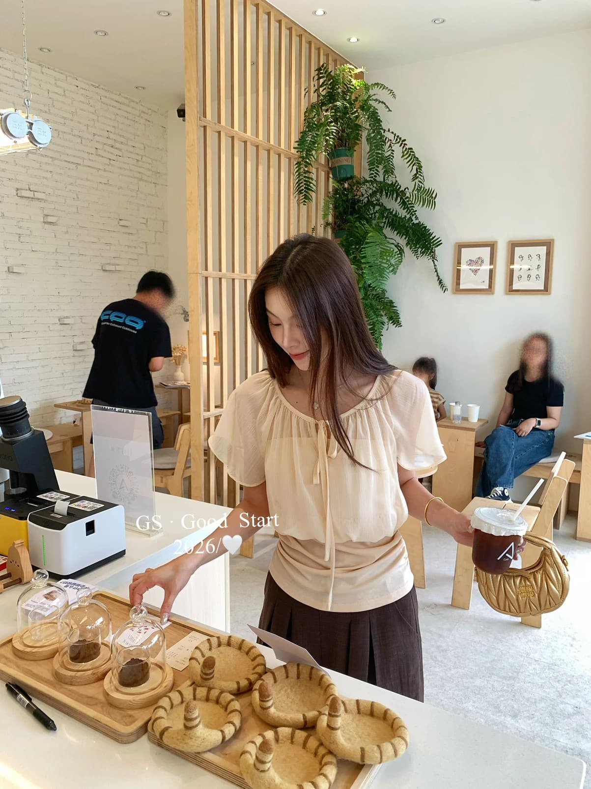 한 부서 부드러운 달콤함 느긋한 새로운 슬림해 보이는 레이스업 느슨함 센스 디자인 반팔 티셔츠 맨위 여름 품격 상세 이미지 2