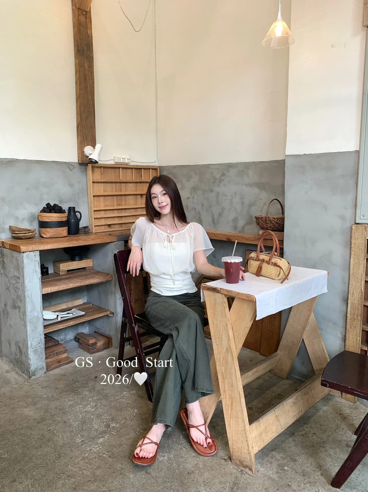 한 부서 부드러운 달콤함 느긋한 새로운 슬림해 보이는 레이스업 느슨함 센스 디자인 반팔 티셔츠 맨위 여름 품격 상세 이미지 5