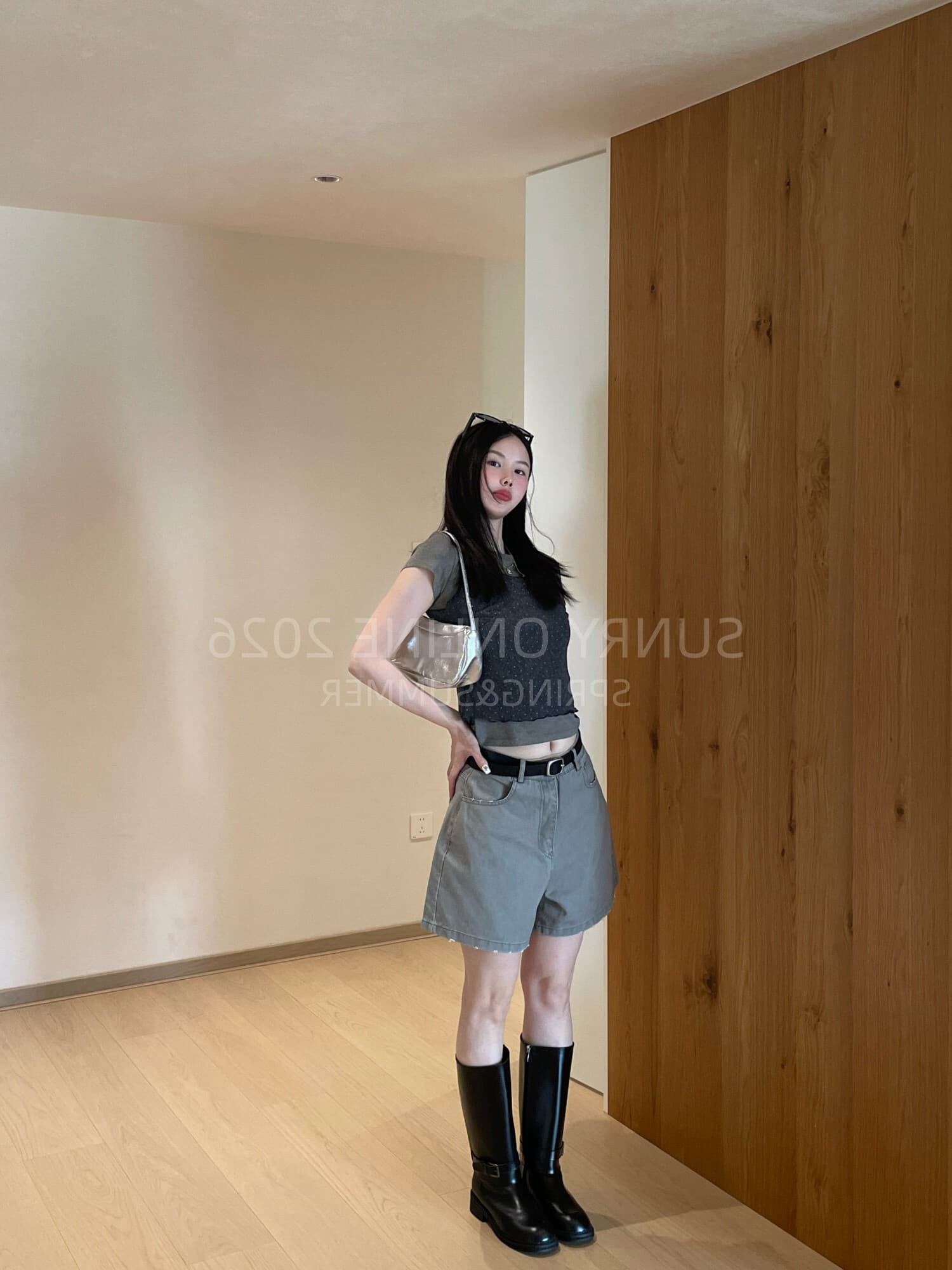 양모 스택 착용 도트 무늬 슬립 긍정적 인 어깨 티셔츠 디자인 센스 회색 패치워크 여름 착용 잡아라. 의류 세트 투피스 세트 이미지 3