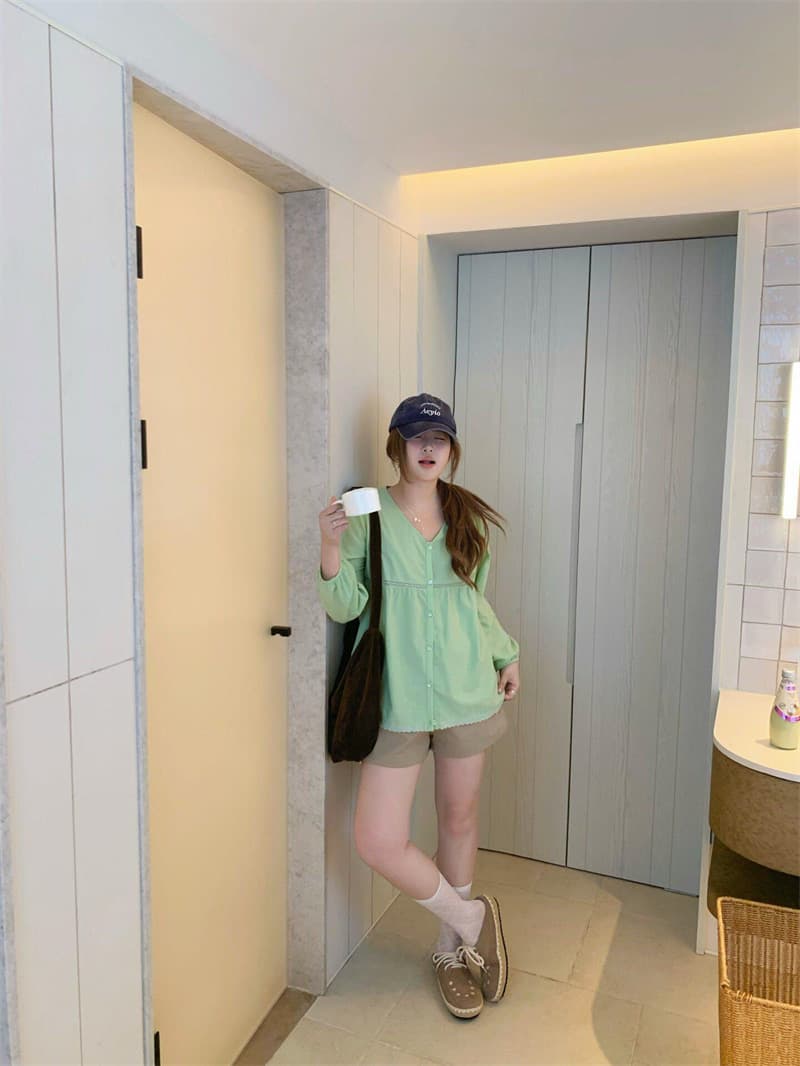 원본 1 1 품질 루즈핏 V넥 인형 셔츠 여성 디자인 센스 작은 대중 세트 염색 레이스 셔츠 상세 이미지 8