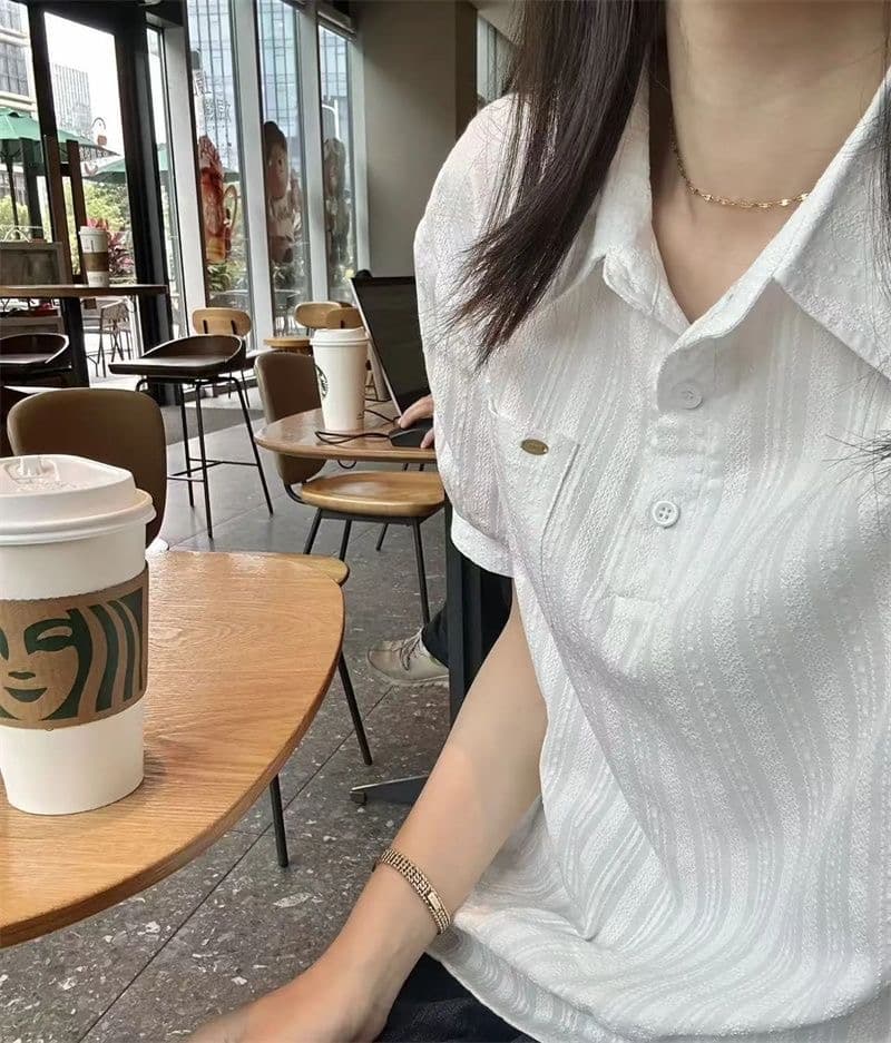원본 1 1 제품 훌륭함 섹션 한 부서 레트로 화이트 자카드 질감 센스 반팔 폴로 칼라 여성 셔츠 상세 이미지 7