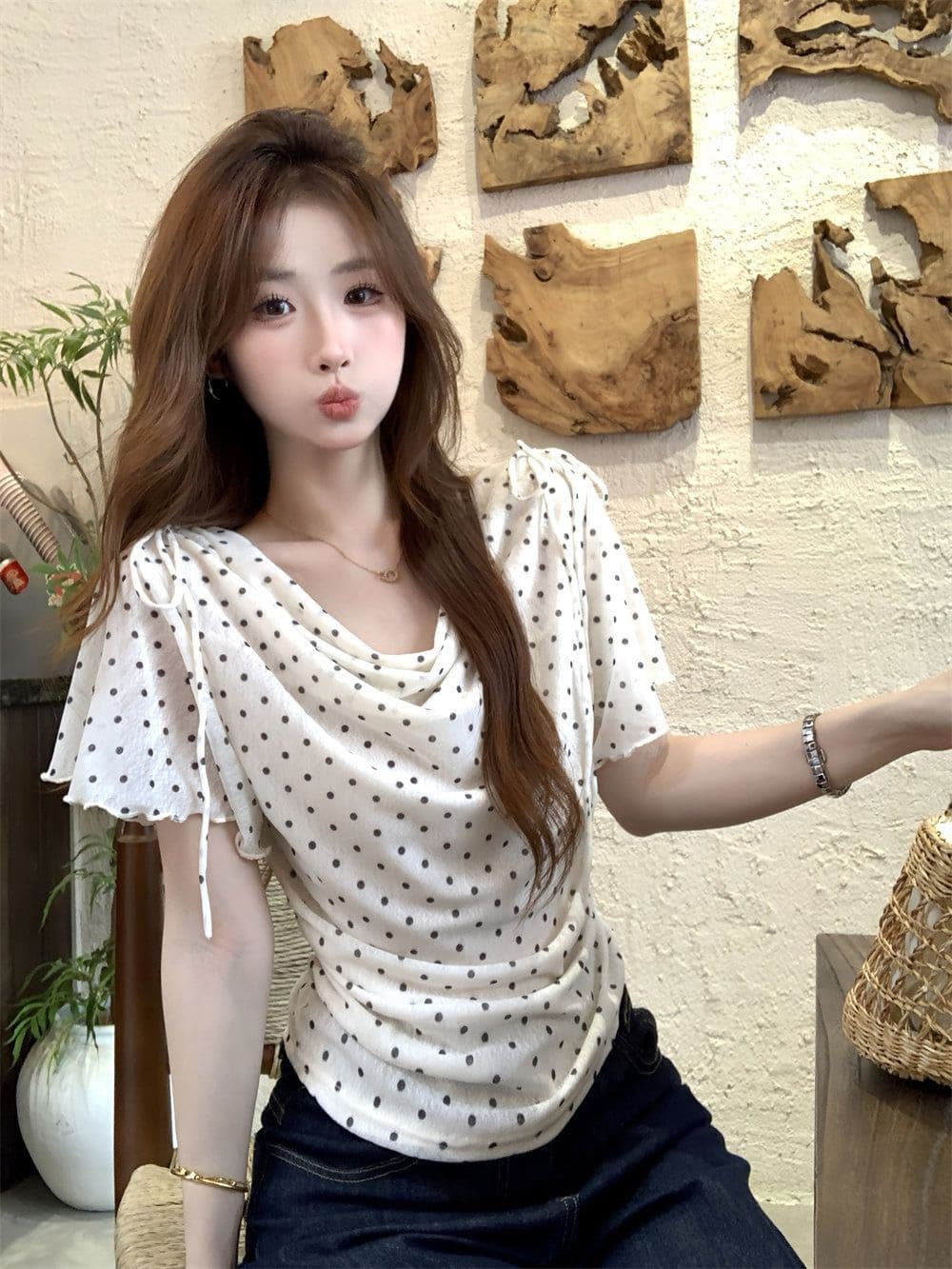 프랑스식 도트 무늬 V넥 레이스업 허리 수축 맨위 여성 여름 슬림해 보이는 품격 휴가 바람 패션 연령 감소 착용 가져 가라. 작은 키 상세 이미지 4
