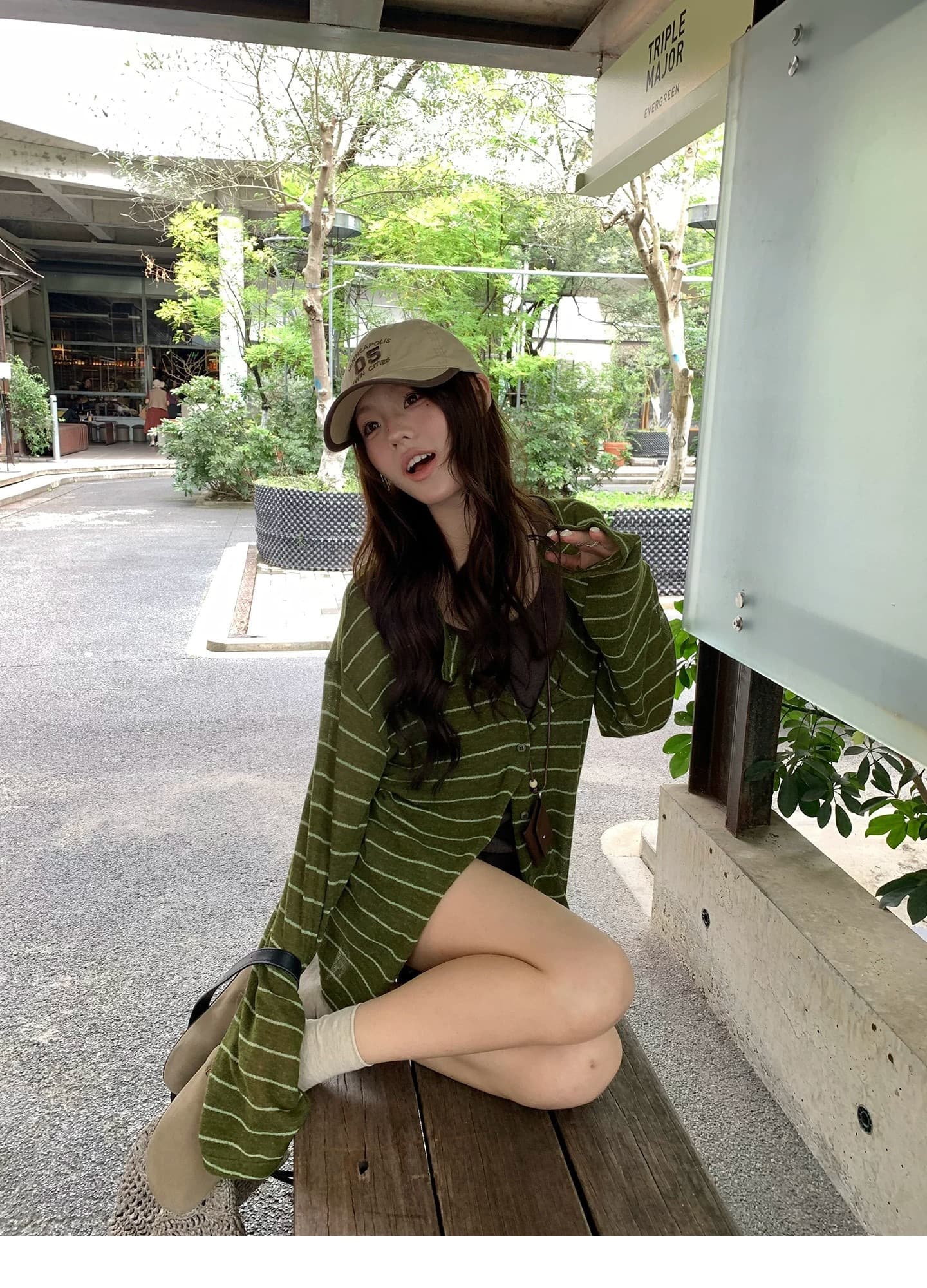 여름 미니멀리즘 품격 다용도 느긋한 바람 스트라이프 오픈 가디건 맨위 디자인 센스 캐주얼 루즈핏 니트 스웨터 외부 가져 가라. 상세 이미지 7