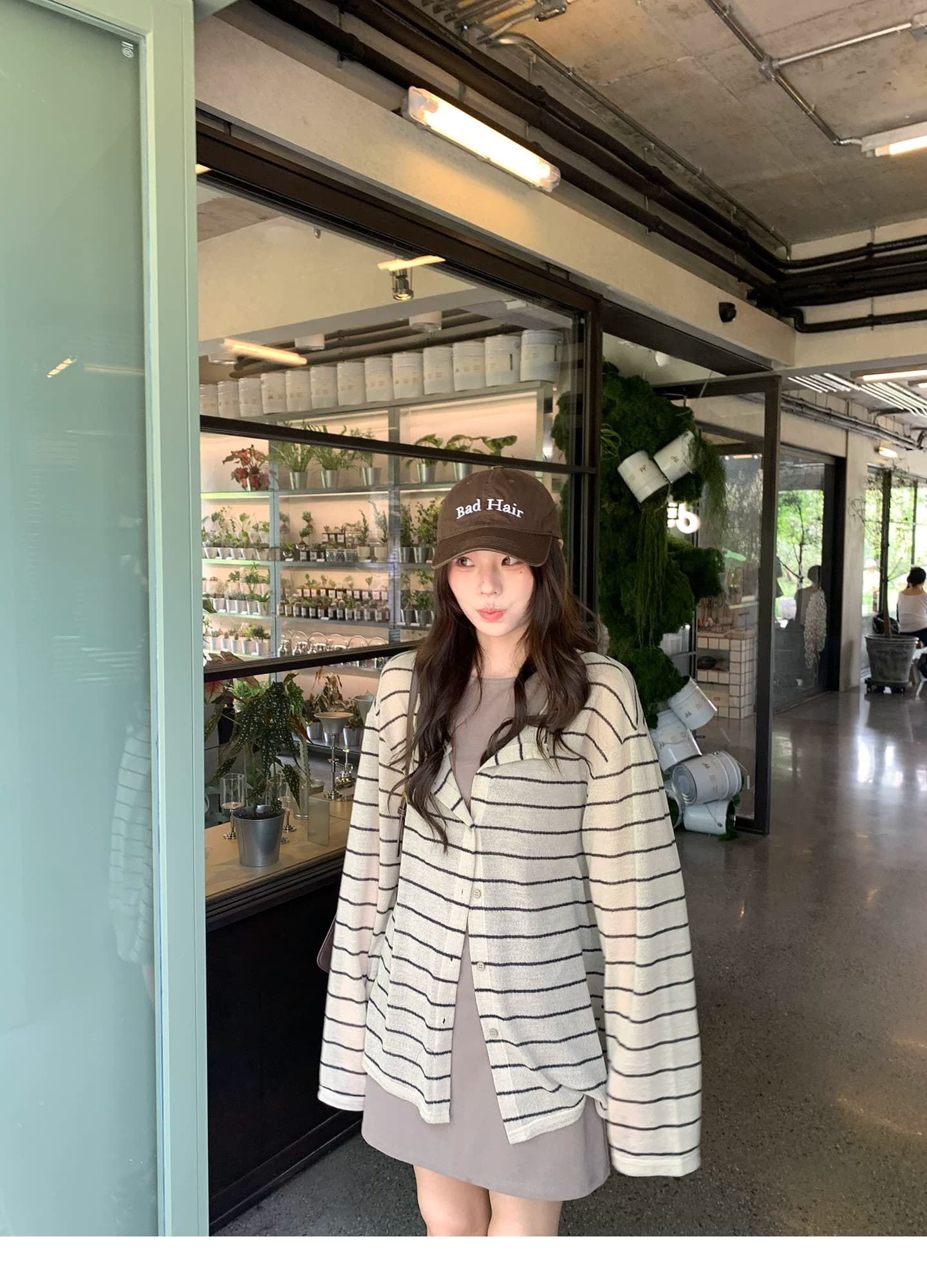 여름 미니멀리즘 품격 다용도 느긋한 바람 스트라이프 오픈 가디건 맨위 디자인 센스 캐주얼 루즈핏 니트 스웨터 외부 가져 가라. 상세 이미지 25