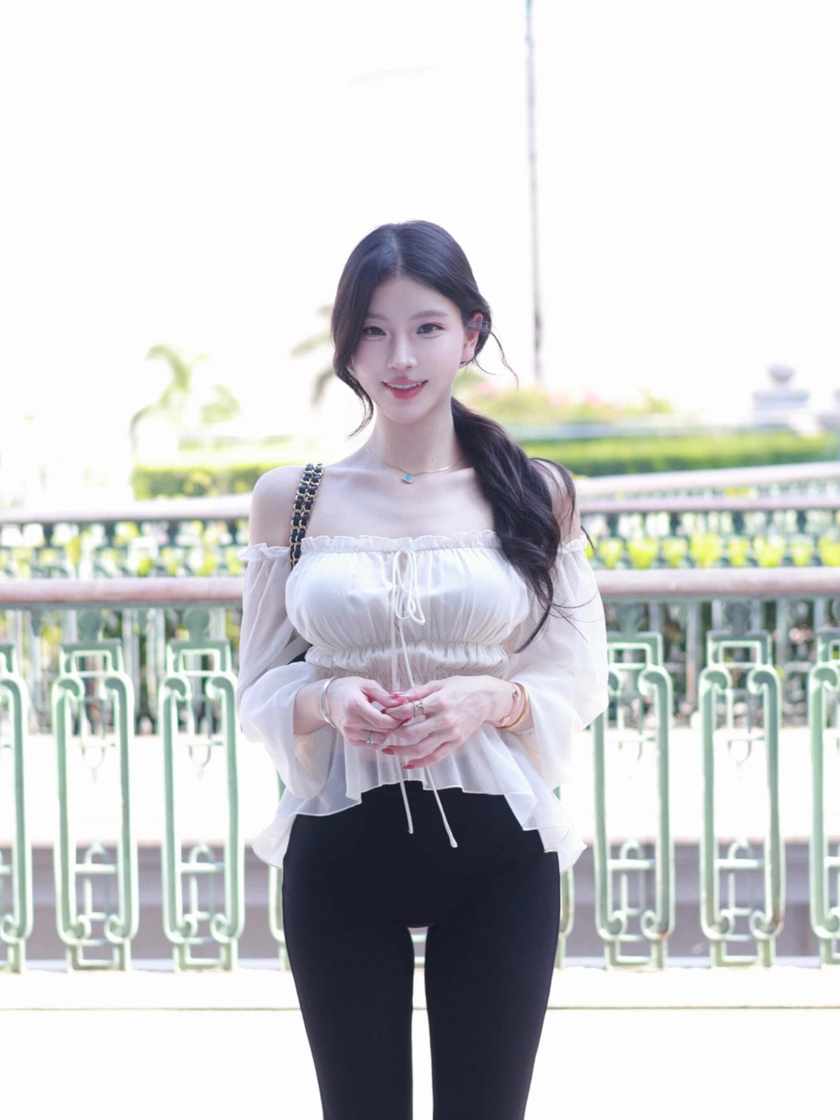 한국 스타일 부드러운 바람 오프숄더 프릴 여성 셔츠 올해 인기 폭발 여성 의류 새로운 허리 수축 외국 가스 작은 셔츠