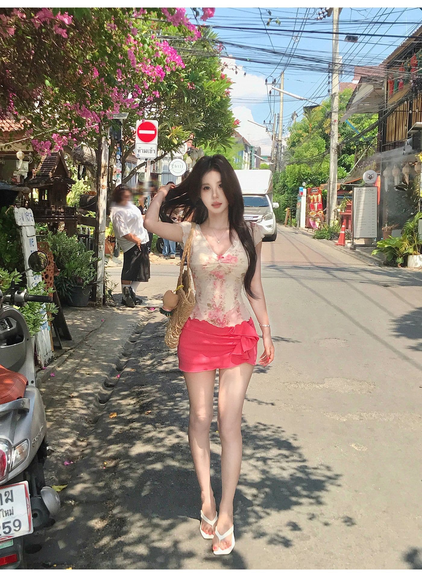 달콤한 핫걸 세트 꽃무늬 레이스 V넥 반팔 티셔츠 맨위 여성 여름 품격 하이웨이스트 타이트 스커트 미니 스커트 투피스 세트 상세 이미지 13