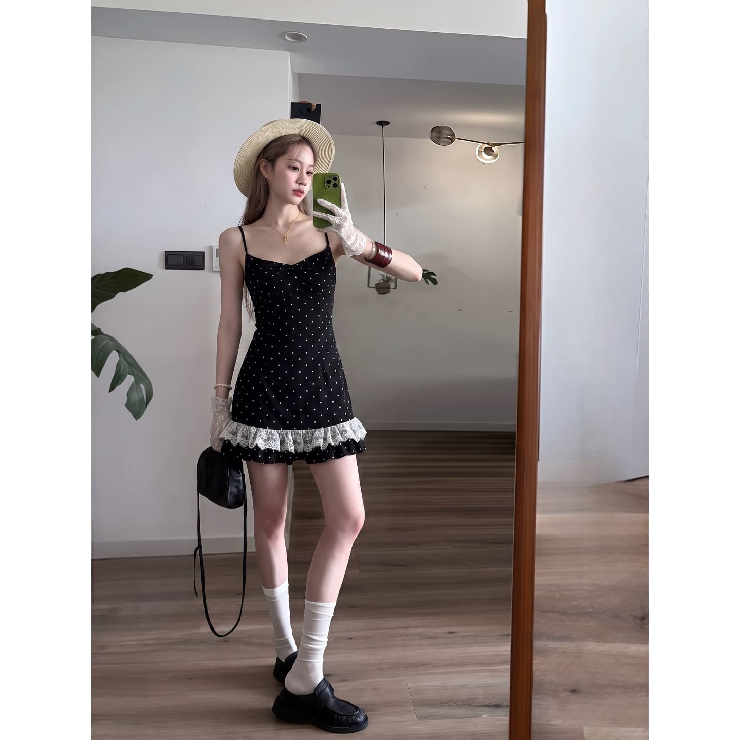 한 부서 흑인과 백인 도트 무늬 프릴 민소매 슬립 여성 드레스 여름 새로운 허리 수축 슬림해 보이는 품격 짧은 치마 이미지 2