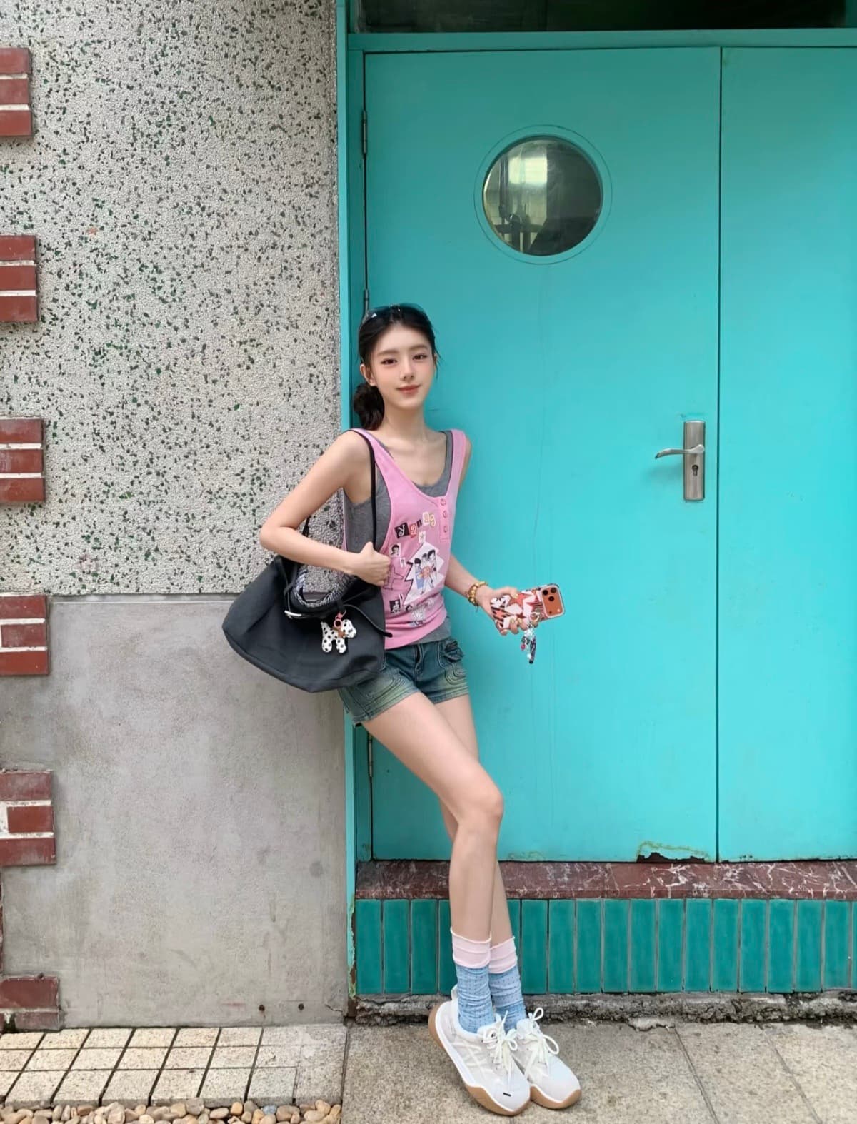 1 1 인 면 220 그램 아메리칸 만화 낙서 작은 대중 Chic 고급 센스 페이크 레이어드 조끼 여성 상세 이미지 3