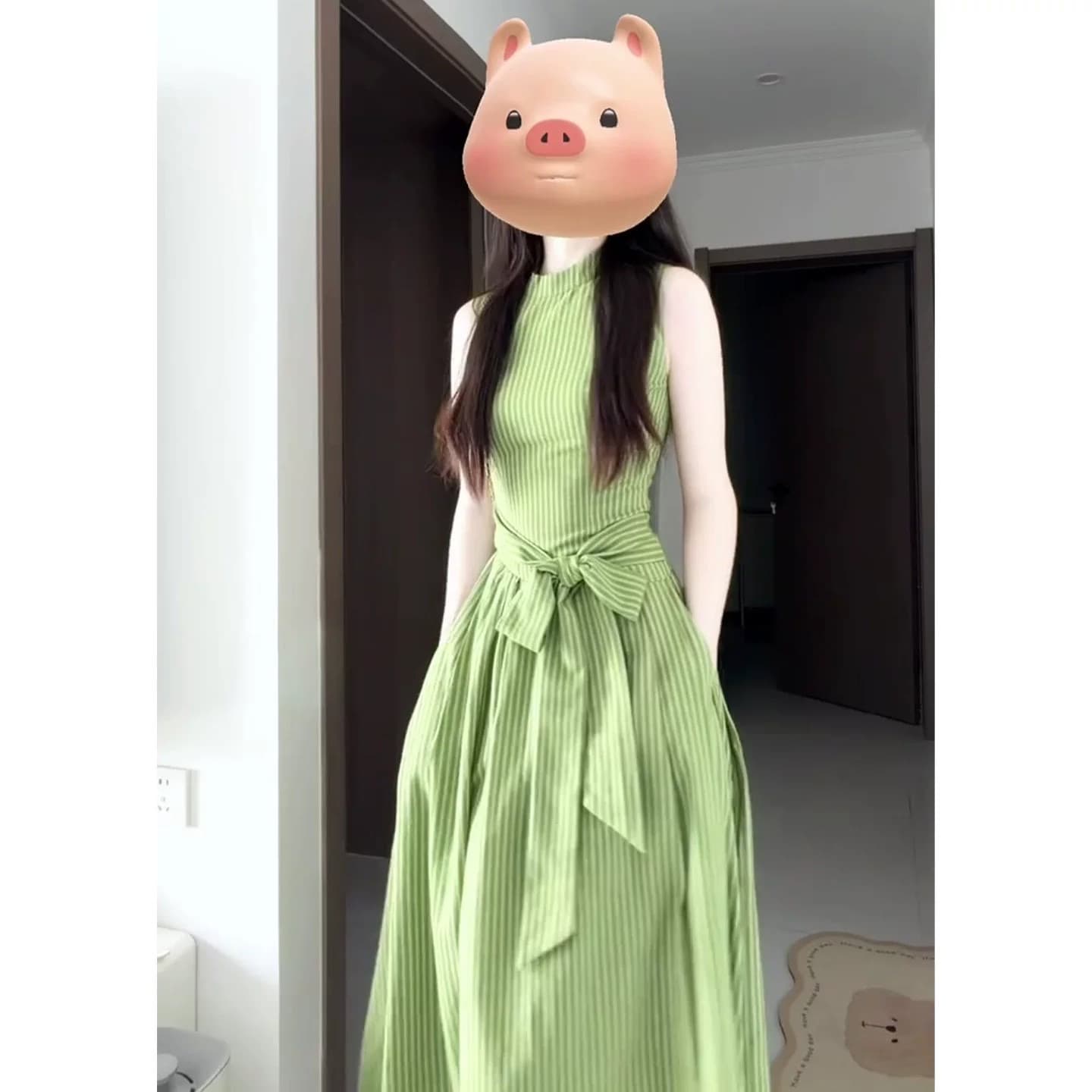 프랑스식 부드러운 바람 녹색 스트라이프 민소매 조끼 원피스 2026 여름 단순한 관대 한 꼬집기 허리 한 마디 작은 치마 이미지 2