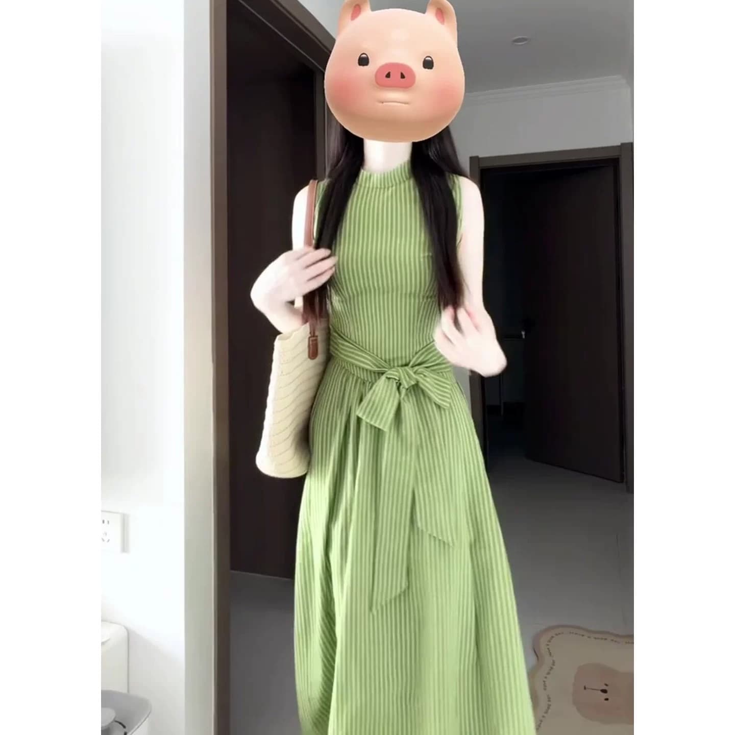 프랑스식 부드러운 바람 녹색 스트라이프 민소매 조끼 원피스 2026 여름 단순한 관대 한 꼬집기 허리 한 마디 작은 치마 이미지 4