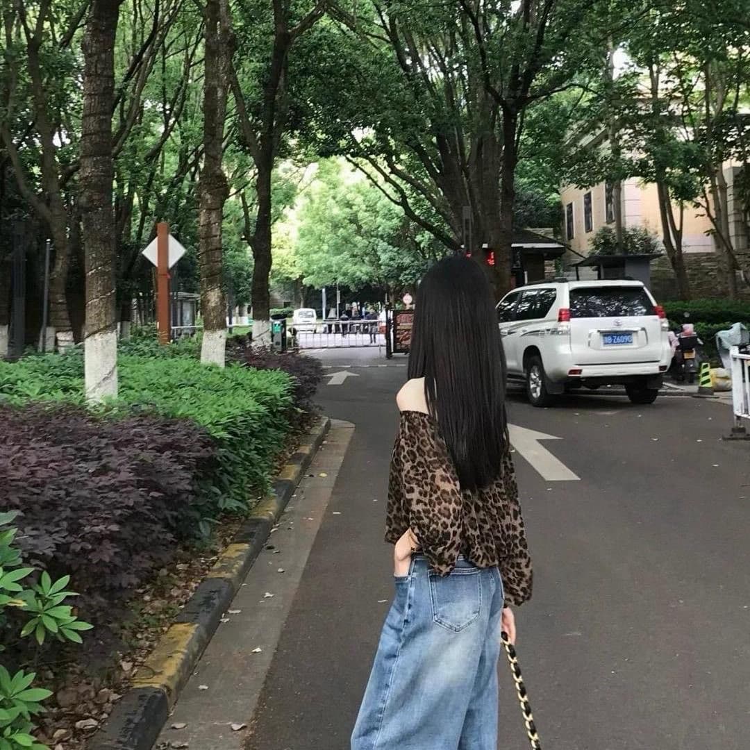 프랑스식 레트로 레오파드 무늬 오프숄더 맨위 여성 여름 디자인 센스 작은 대중 벌룬 소매 쇼트 스타일 품격 오프숄더 작은 셔츠 상세 이미지 2