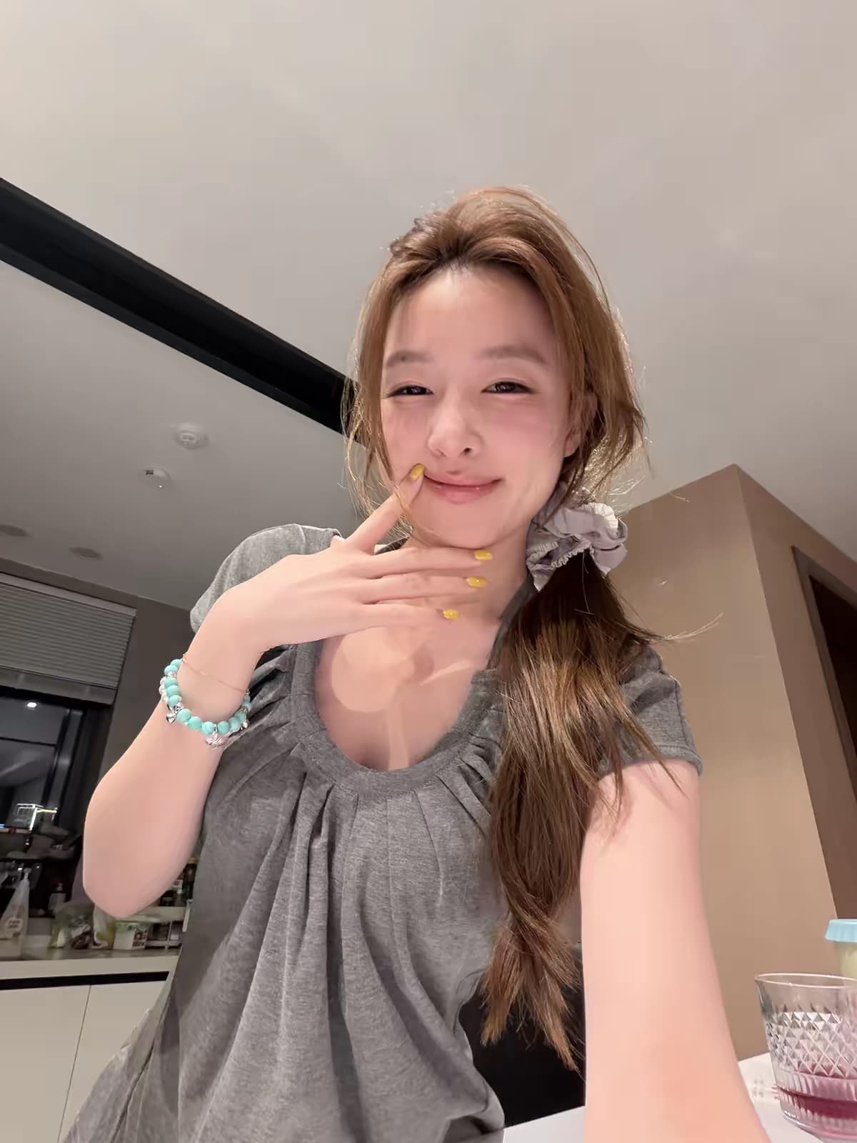 1 1 인 면 260 그램 한 부서 주름 행침 목 u 칼라 다용도 고급 센스 외국 가스 반팔 티셔츠 여성 상세 이미지 1
