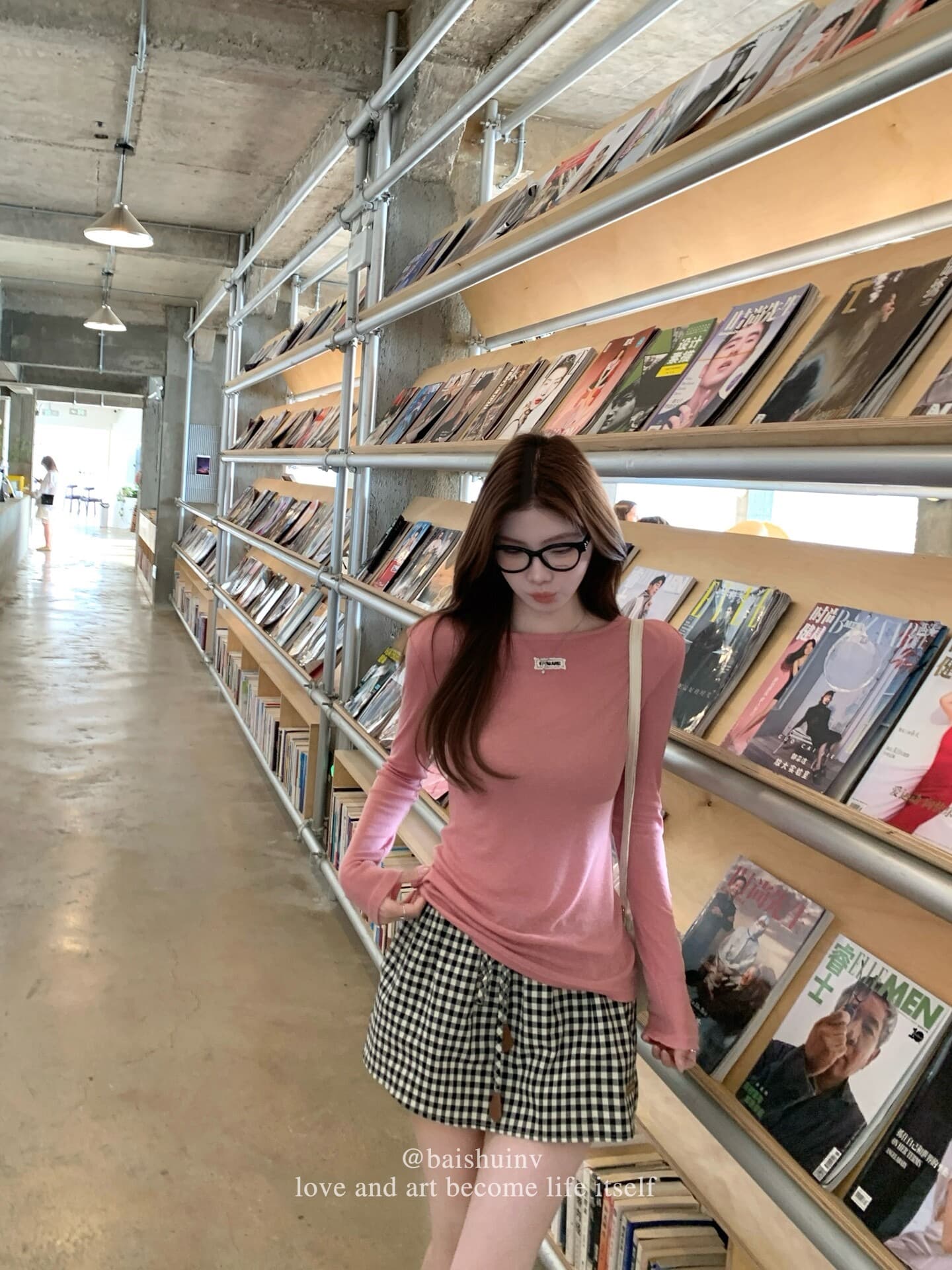 주간 실크 미니멀리즘 단색 라운드 넥 티셔츠 여성 여름 익스트림 제인 바람 얇은 스타일 마이크로 ~을 통해 긴팔 블라우스 허리 수축 자외선 차단 맨위 상세 이미지 25