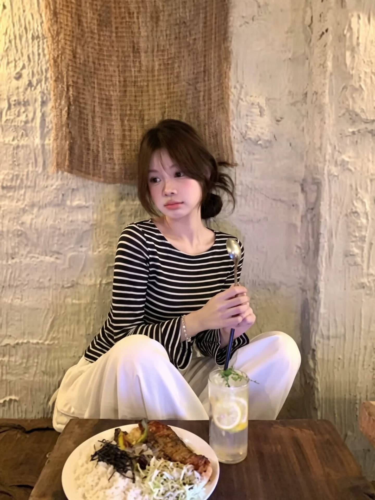 32 순면 당겨 프레임 스트라이프 작은 스피커 중간 소매 보트 칼라 슬림해 보이는 다용도 출퇴근 디자인 센스 맨위 상세 이미지 6