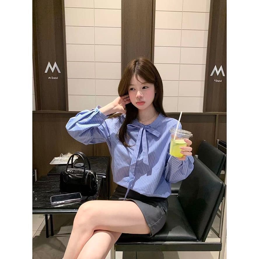파란색 품격 스트라이프 레이스 업 셔츠 새로운 디자인 센스 나비 매듭 스트랩 캐주얼 맨위 긴팔 셔츠 여성 이미지 2