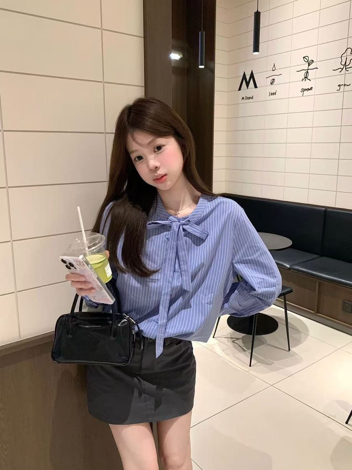파란색 품격 스트라이프 레이스 업 셔츠 새로운 디자인 센스 나비 매듭 스트랩 캐주얼 맨위 긴팔 셔츠 여성 이미지 4