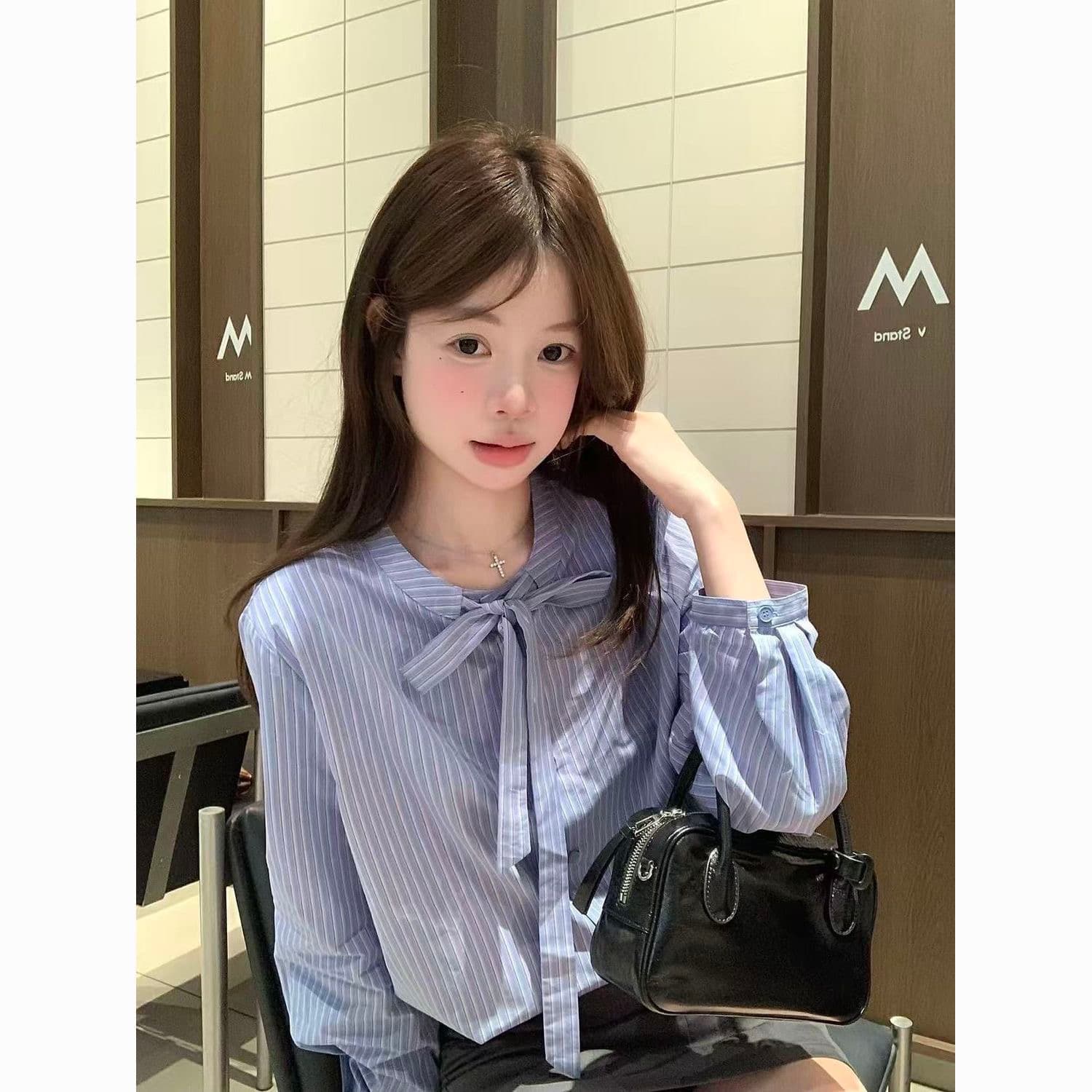 파란색 품격 스트라이프 레이스 업 셔츠 새로운 디자인 센스 나비 매듭 스트랩 캐주얼 맨위 긴팔 셔츠 여성