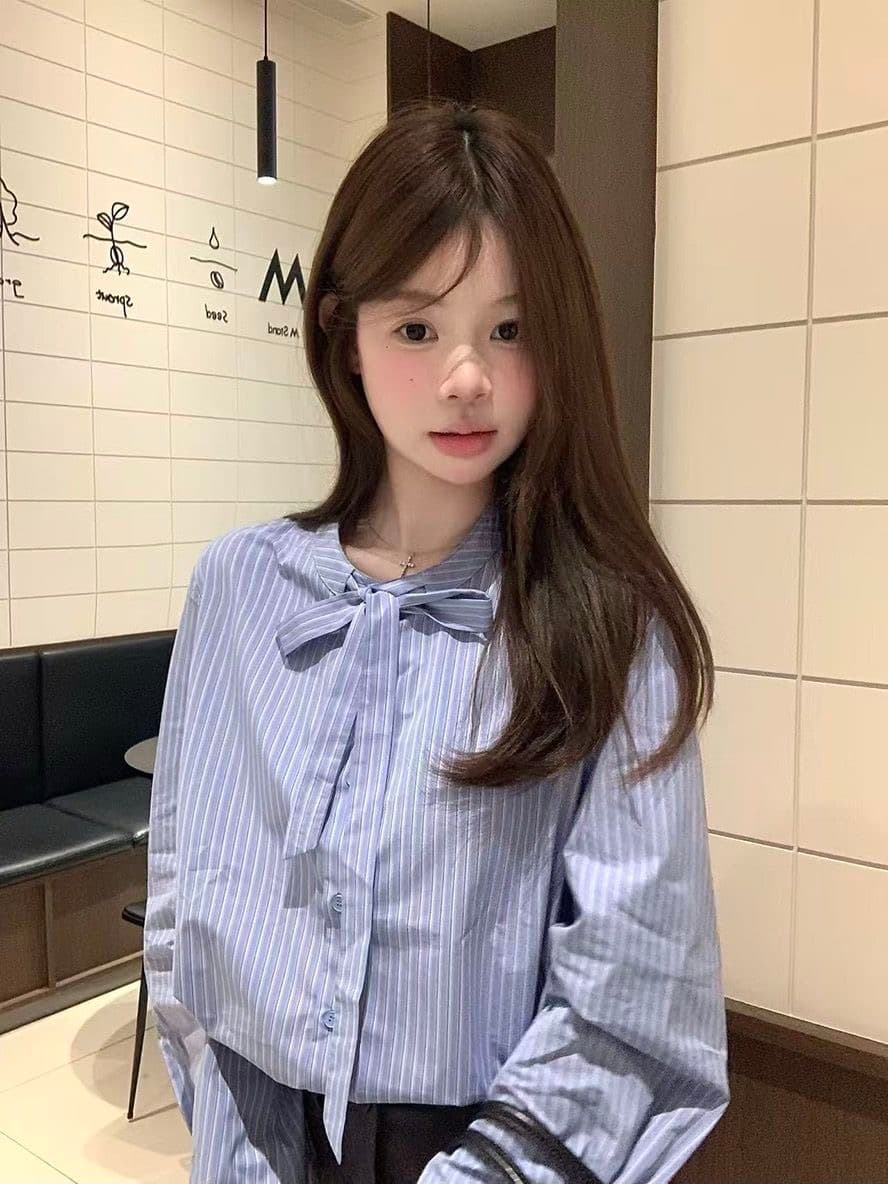 파란색 품격 스트라이프 레이스 업 셔츠 새로운 디자인 센스 나비 매듭 스트랩 캐주얼 맨위 긴팔 셔츠 여성 상세 이미지 12