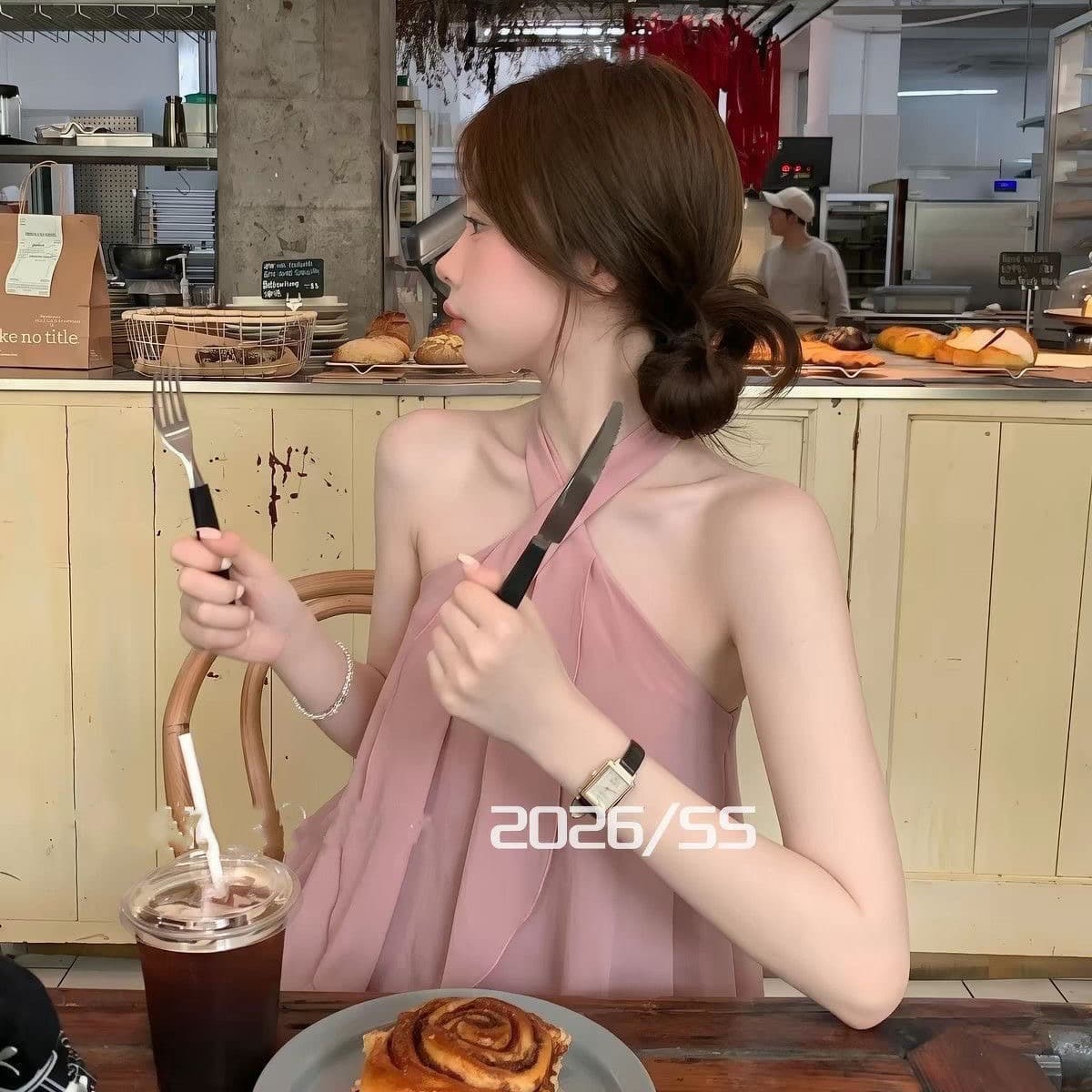 핑크색 십자가 행침 목 맨위 슬림해 보이는 디자인 이미지 5