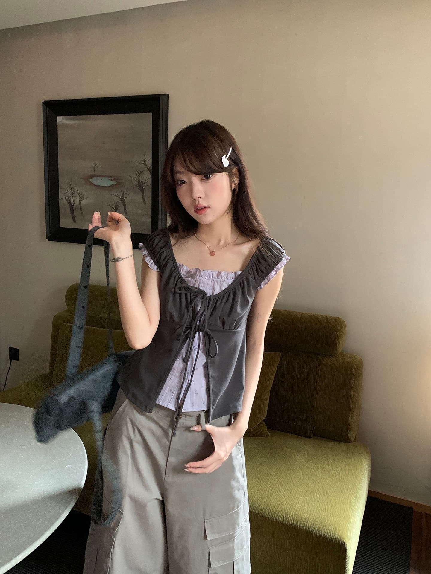 hollyii 한 부서 레트로 허리 수축 디자인 센스 페이크 레이어드 작은 셔츠 꽃무늬 스트랩 여성 셔츠 2026 새로운 상세 이미지 4