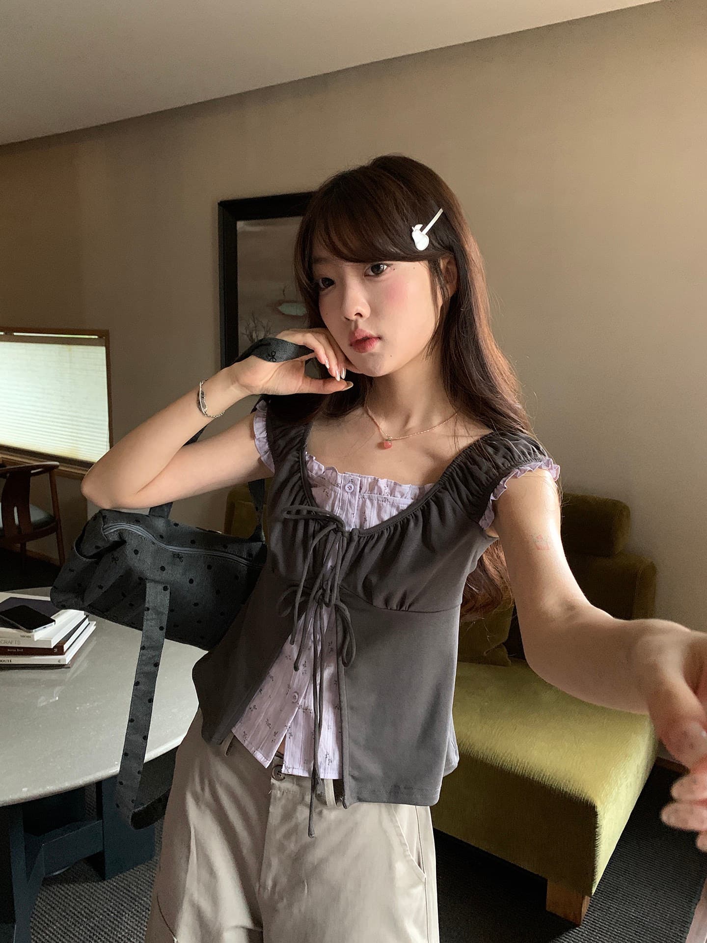 hollyii 한 부서 레트로 허리 수축 디자인 센스 페이크 레이어드 작은 셔츠 꽃무늬 스트랩 여성 셔츠 2026 새로운 상세 이미지 5