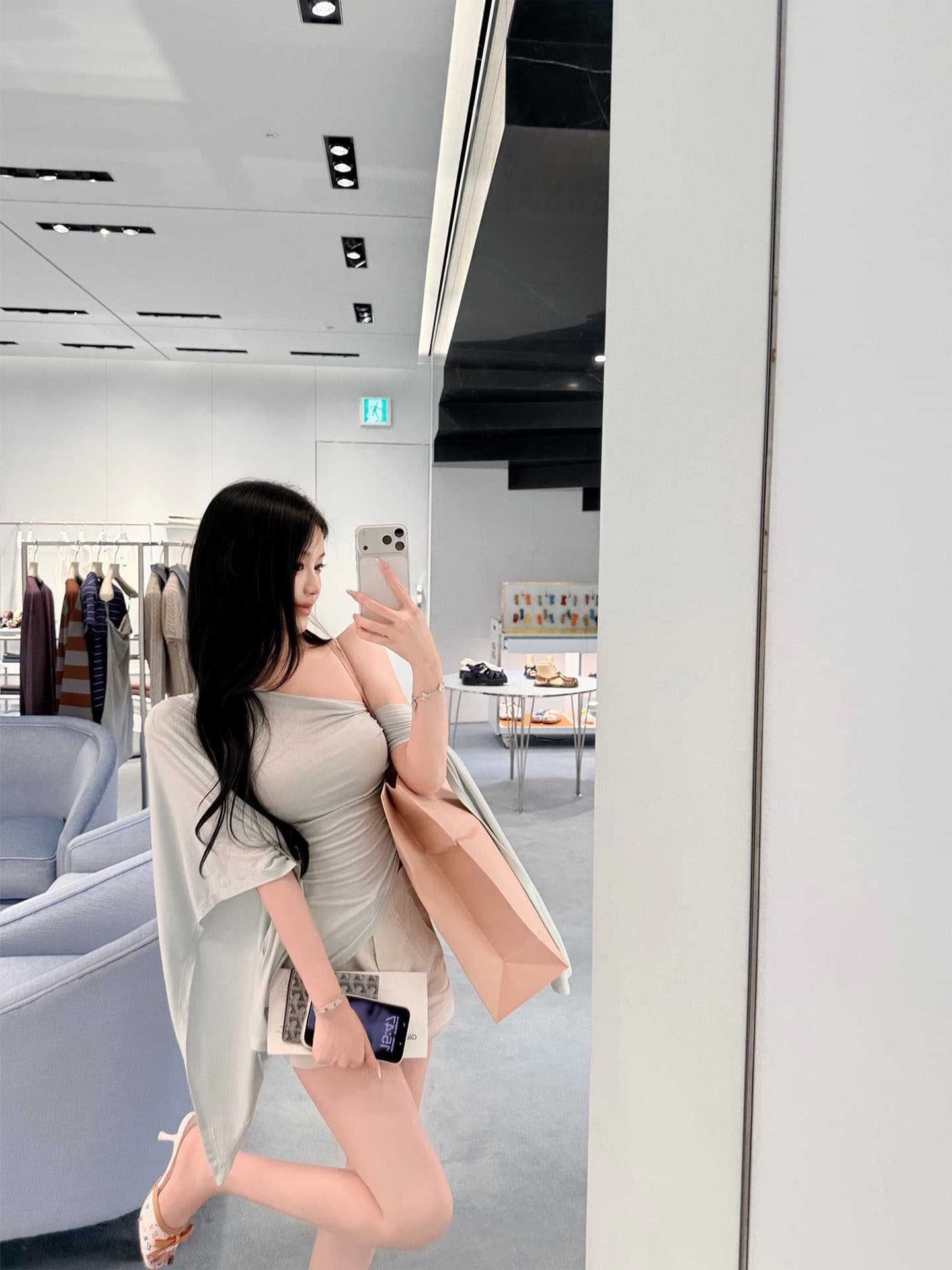 모달 불규칙 비스듬한 어깨 디자인 센스 티셔츠 리본 허리 수축 여성 조기 가을 작은 대중 핫걸 디스플레이 몸 맨위 상세 이미지 9