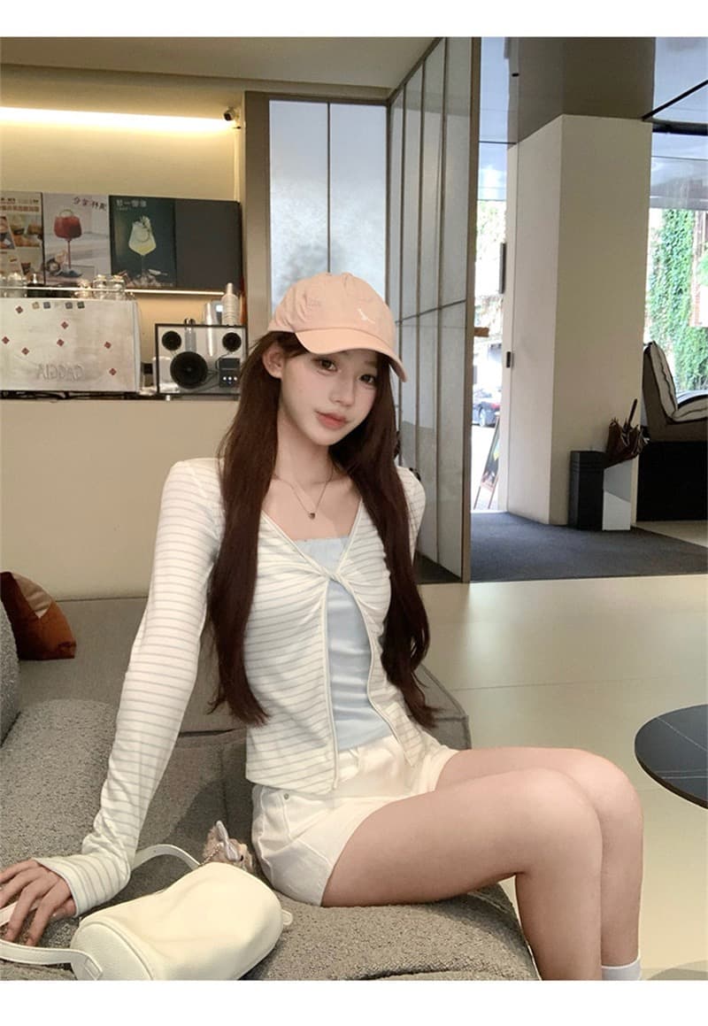 원본 1 1개 제품 훌륭함 섹션 기타 색상 긍정적 인 어깨 페이크 레이어드 긴팔 티셔츠 이른 가을 봄 몸매 가꾸기 쇼트 스타일 인사이드 가져 가라. 기본 셔츠 상세 이미지 16