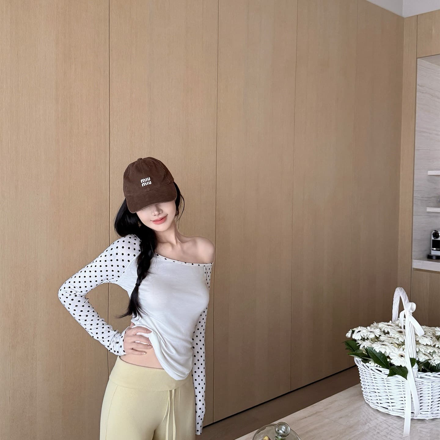 260 그램 사람들 면 삼색 도트 무늬 비스듬한 어깨 긴팔 티셔츠 여성 가을 핫걸 패치워크 몸매 가꾸기 슬림해 보이는 디자인 센스 맨위 이미지 5