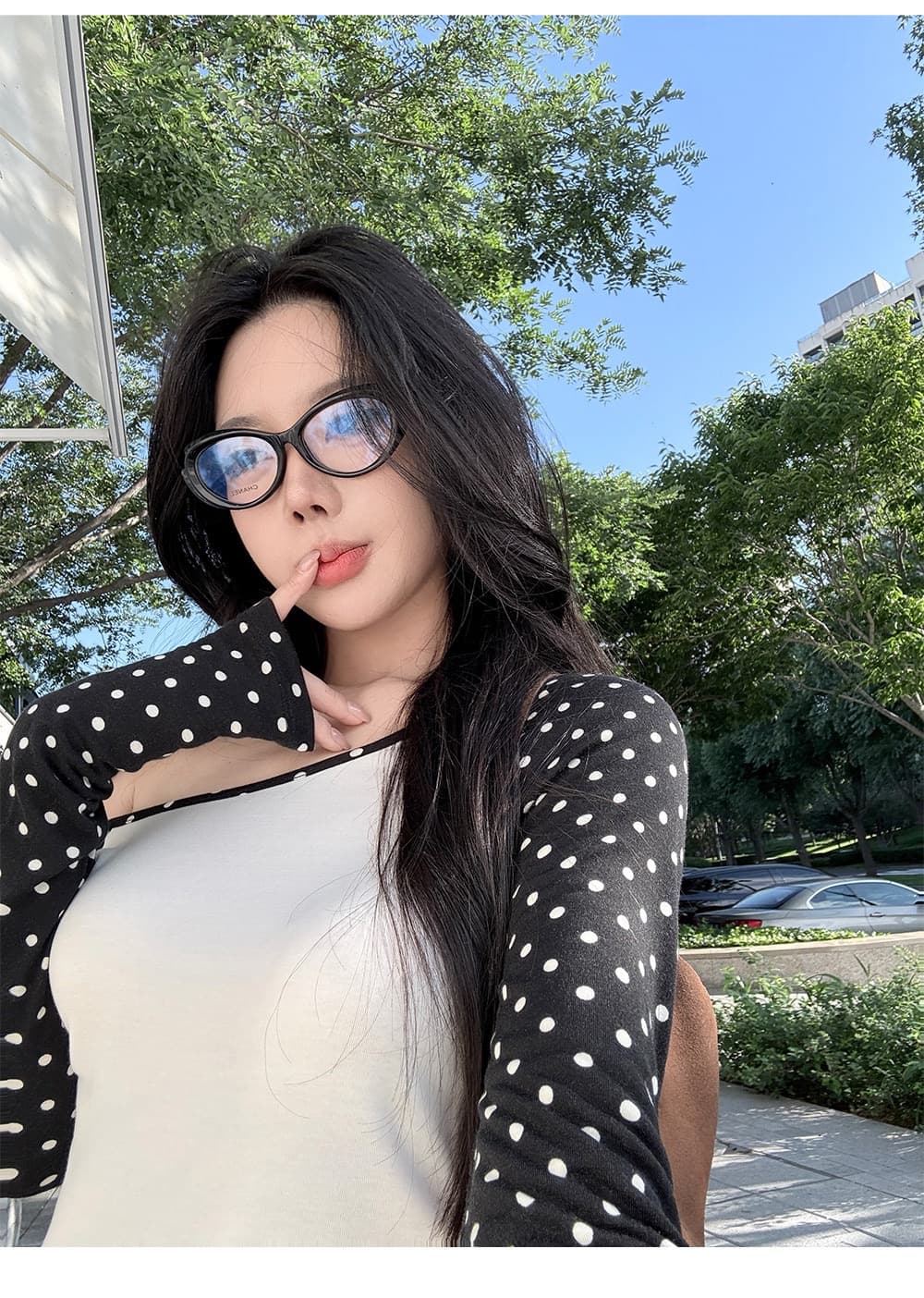 260 그램 사람들 면 삼색 도트 무늬 비스듬한 어깨 긴팔 티셔츠 여성 가을 핫걸 패치워크 몸매 가꾸기 슬림해 보이는 디자인 센스 맨위 상세 이미지 2