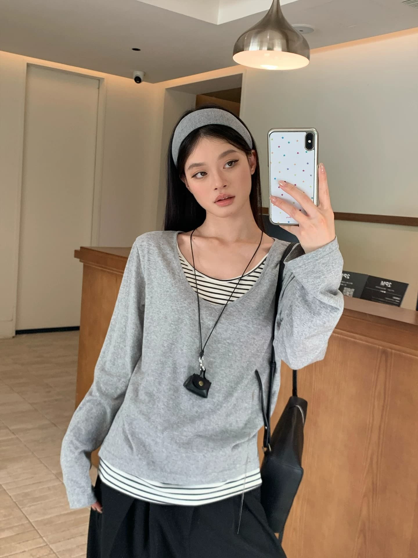 아름다운 눈꽃 면 주간 실크 리브 새로운 페이크 레이어드 루즈핏 느긋한 디자인 센스 작은 대중 기본 셔츠 맨위