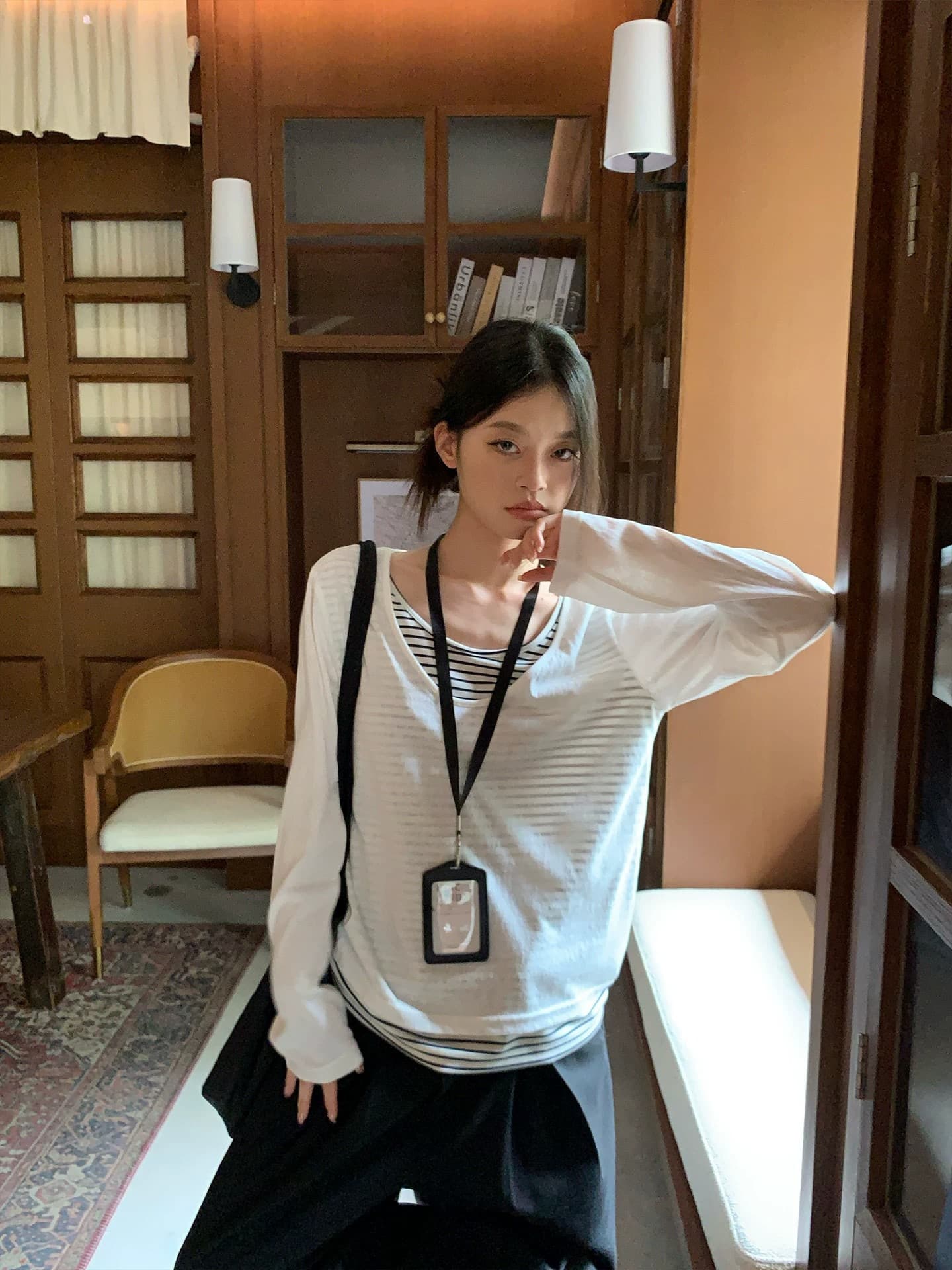 아름다운 눈꽃 면 주간 실크 리브 새로운 페이크 레이어드 루즈핏 느긋한 디자인 센스 작은 대중 기본 셔츠 맨위 상세 이미지 5