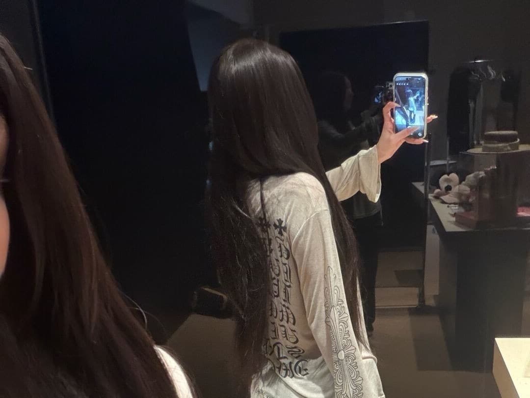 눈꽃 면 레트로 섹션 산스크리트어 알파벳 마이크로 ~을 통해 블라우스 긴팔 티셔츠 여성 조기 가을 살구 색상 루즈핏 캐주얼 맨위 상세 이미지 2