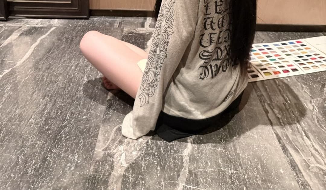 눈꽃 면 레트로 섹션 산스크리트어 알파벳 마이크로 ~을 통해 블라우스 긴팔 티셔츠 여성 조기 가을 살구 색상 루즈핏 캐주얼 맨위 상세 이미지 20